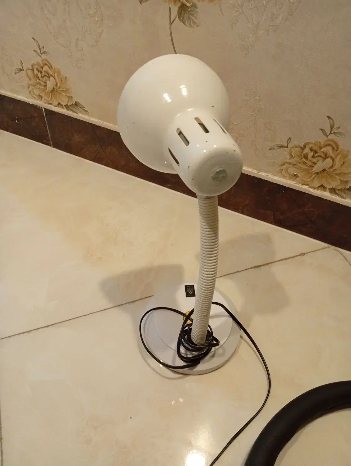 چراغ مطالعه کار کرده دور فرمون نو|چراغ خواب و آباژور|تهران, ائمه اطهار|دیوار