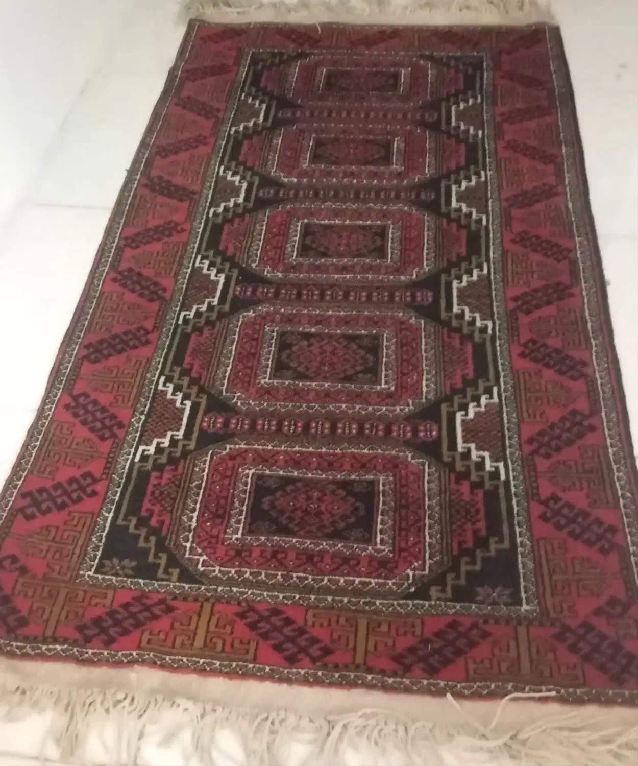 قالی دست بافت|فرش|مشهد, کوی المهدی|دیوار