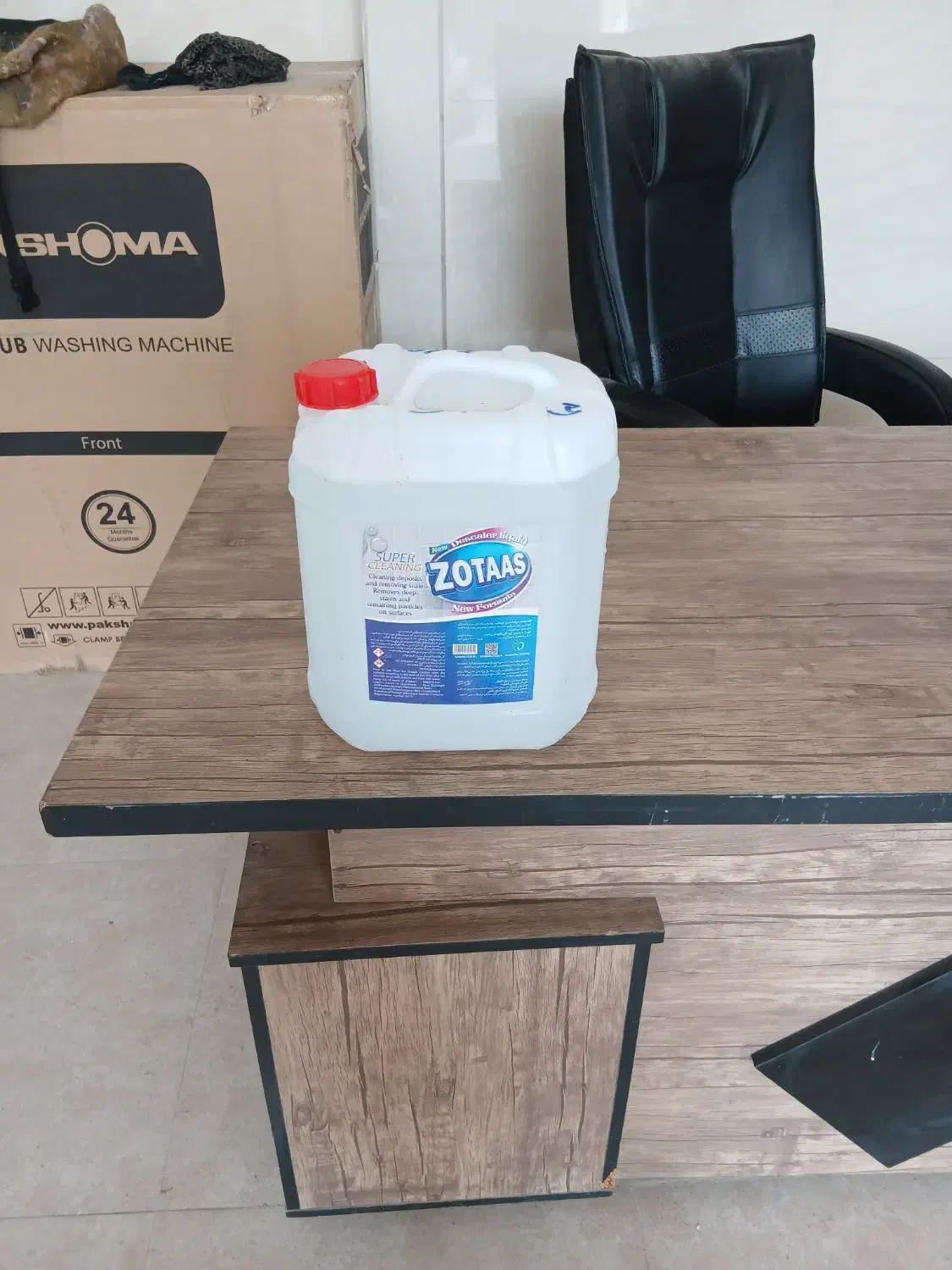 جرم گیر بدون بو و بدون آسیب به دست ۱۰ لیتری|مواد شوینده و دستمال کاغذی|ارومیه, |دیوار