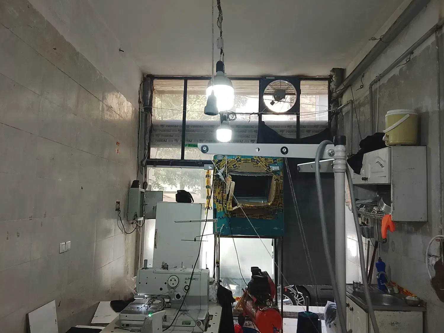 ۹۷ متر / تجاری/ زیر قیمت منطقه/ حصارک پایین|فروش مغازه و غرفه|بهارستان, |دیوار