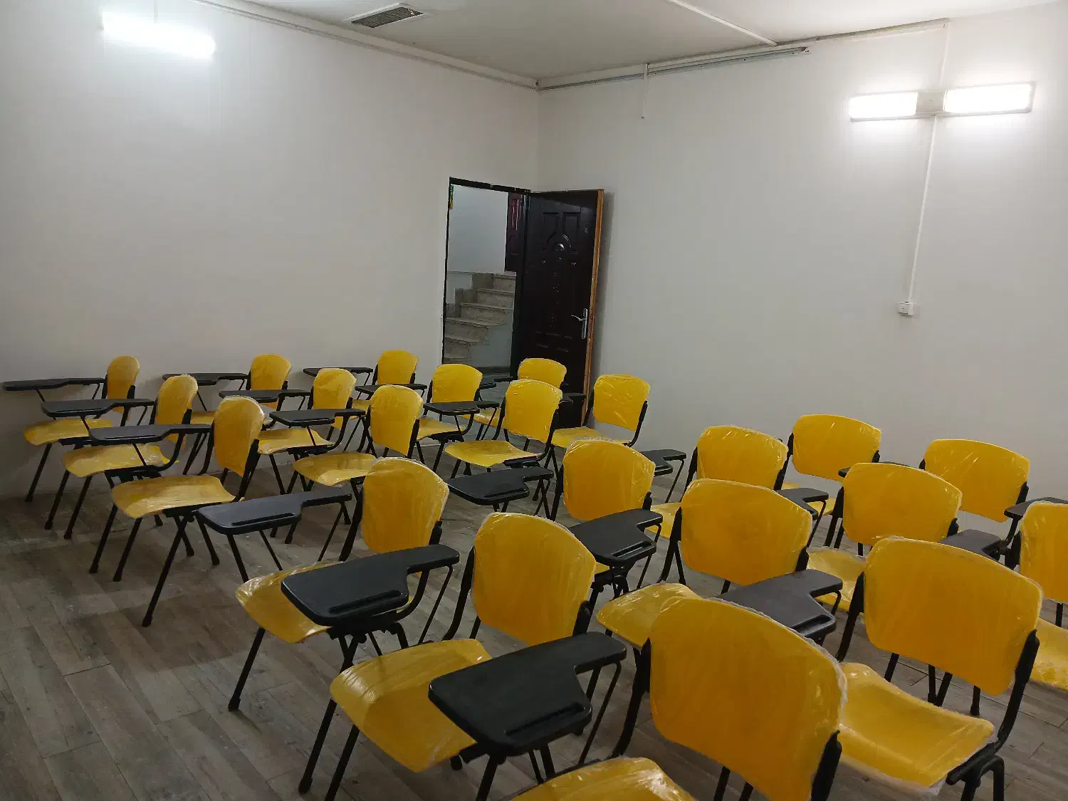 اجاره فضاآموزشی حاشیه وکیل آباد(بین هاشمیه و کوثر)|اجارهٔ کوتاهمدت دفتر کار و فضای آموزشی|مشهد, کوثر|دیوار