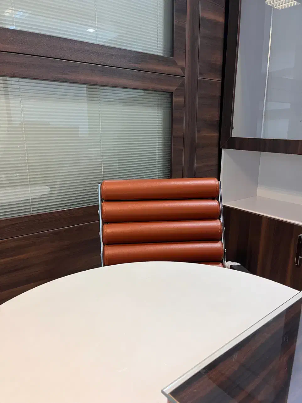 نیروی اداری و منشی ( با اخلاق و منظم)|استخدام اداری و مدیریت|سنندج, |دیوار