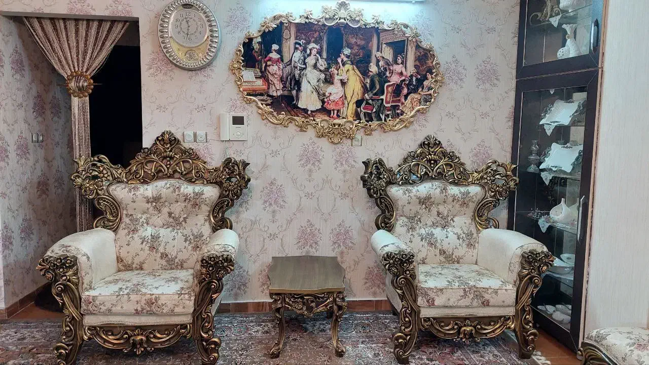 مبل سلطنتی سالم و بدون ایراد|مبلمان خانگی و میز عسلی|قائم‌شهر, |دیوار