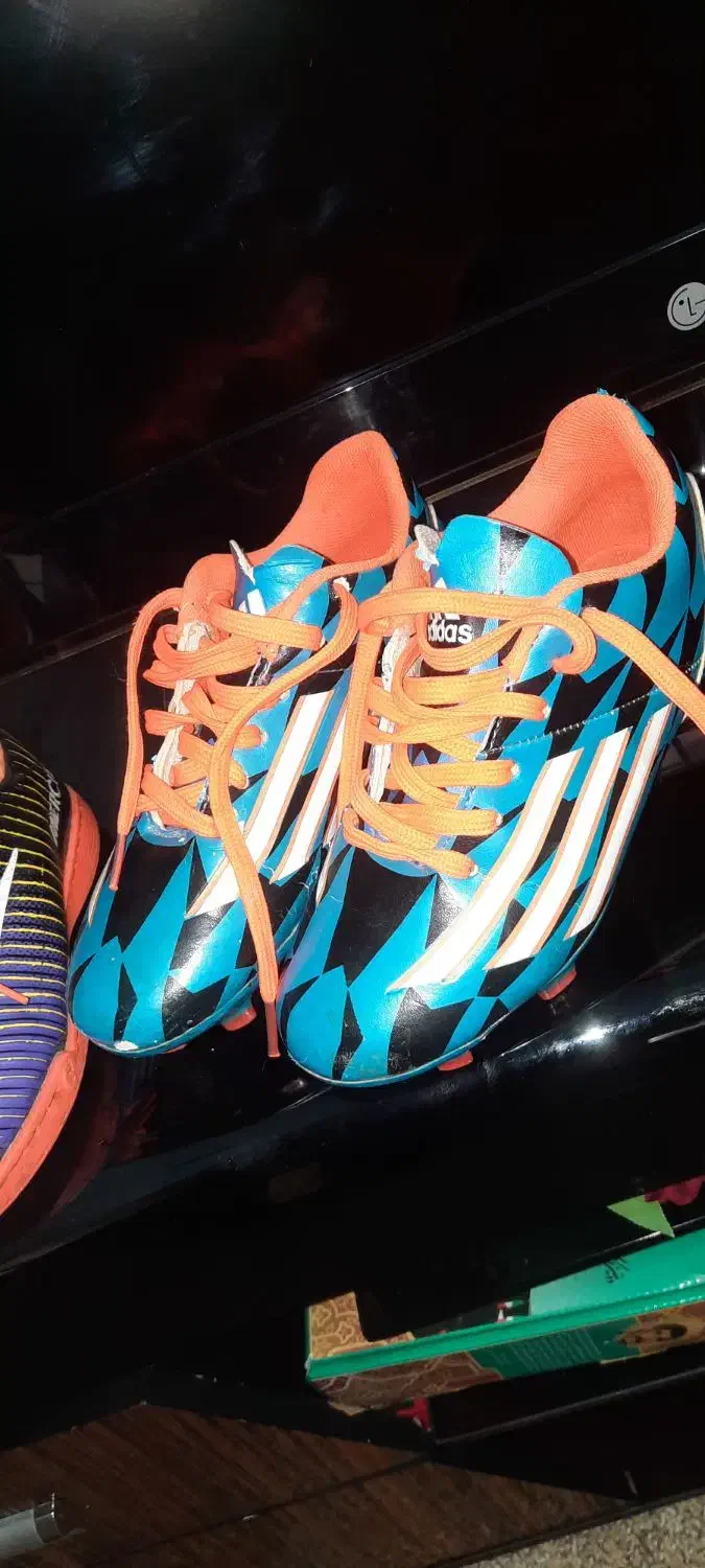 کفش ورزشی درحدنوخوش رنگ وعالی باکیفیت وبادوام|کیف، کفش، کمربند|یاسوج, |دیوار