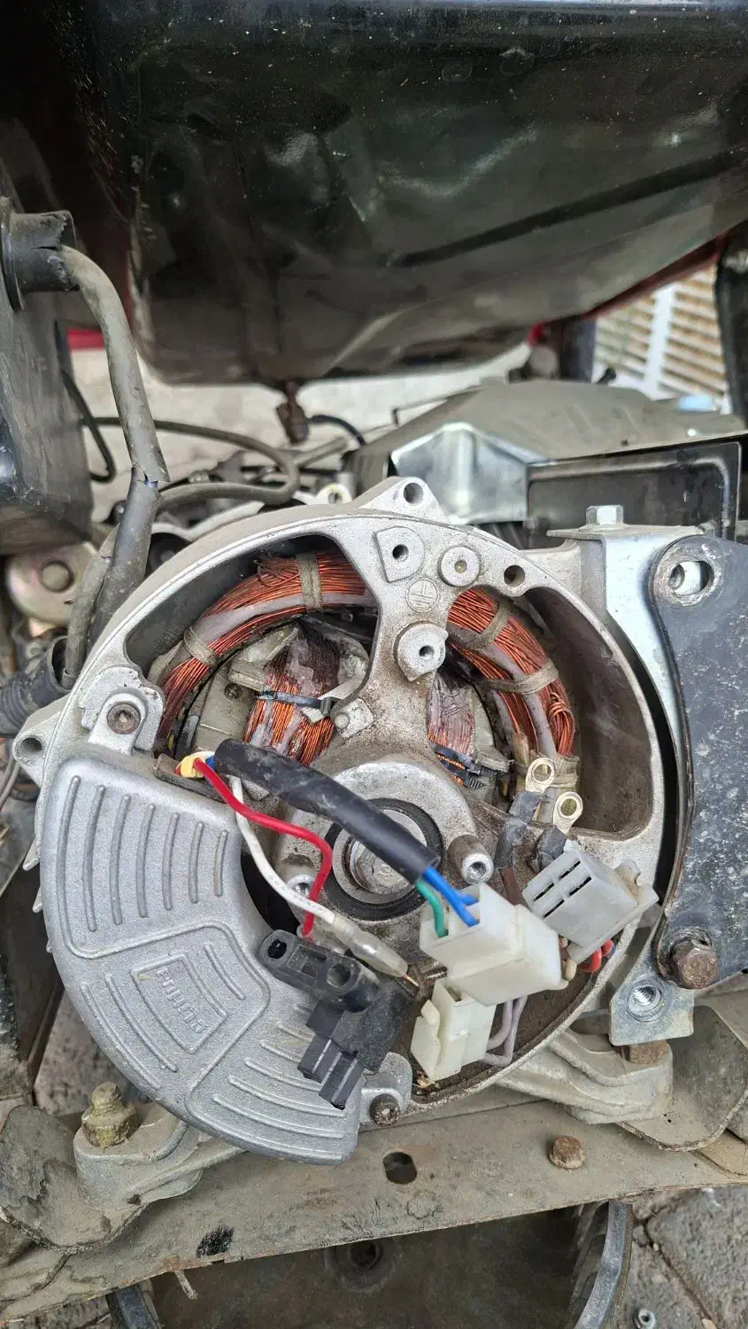 خدمات سیم پیچی 380V|خدمات پیشه و مهارت|بروجرد, |دیوار