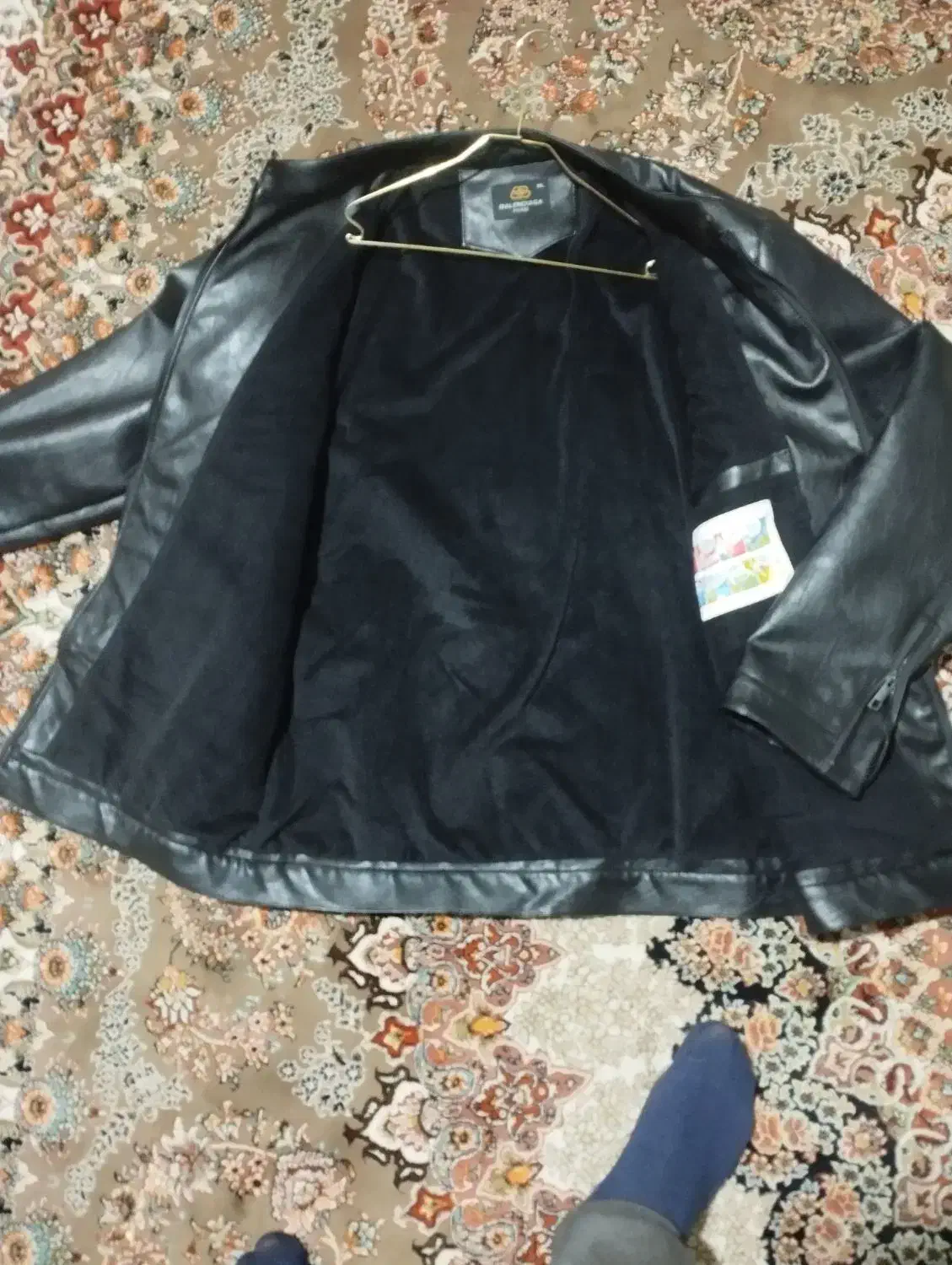 کاپشن در حدنو|لباس|چهارباغ, |دیوار