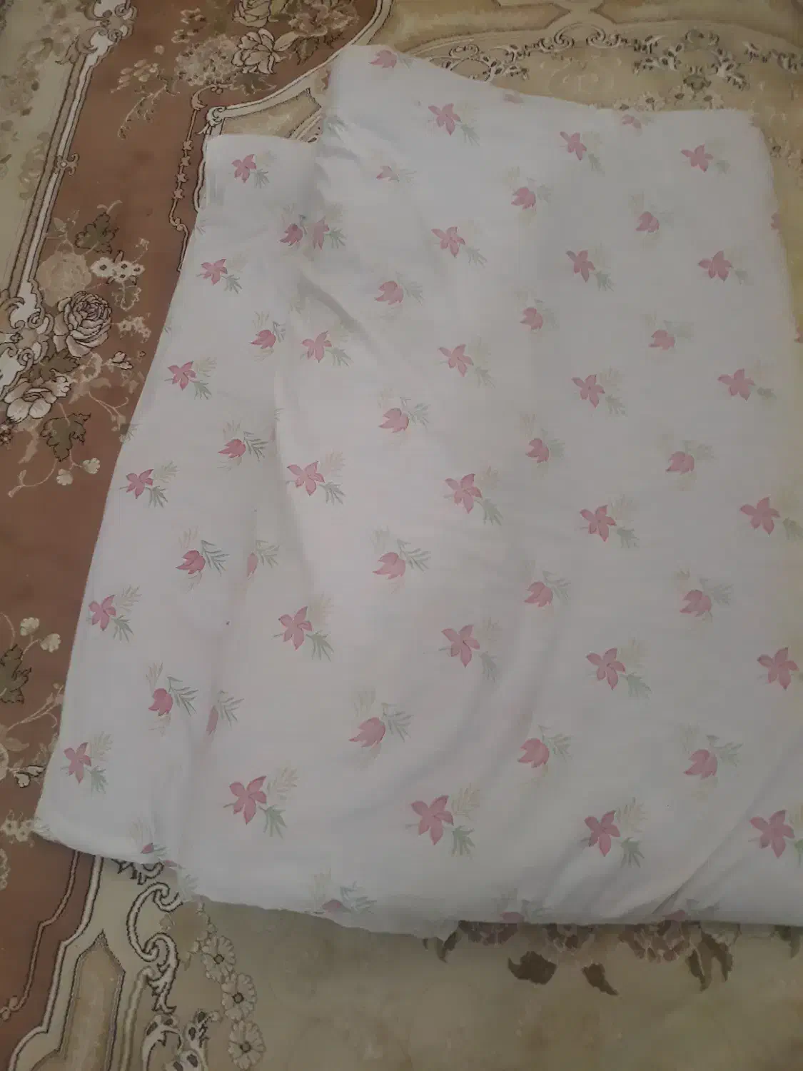 تعدادی پتو تشک بالش|رختخواب، بالش، پتو|لاهیجان, کوی زمانی|دیوار