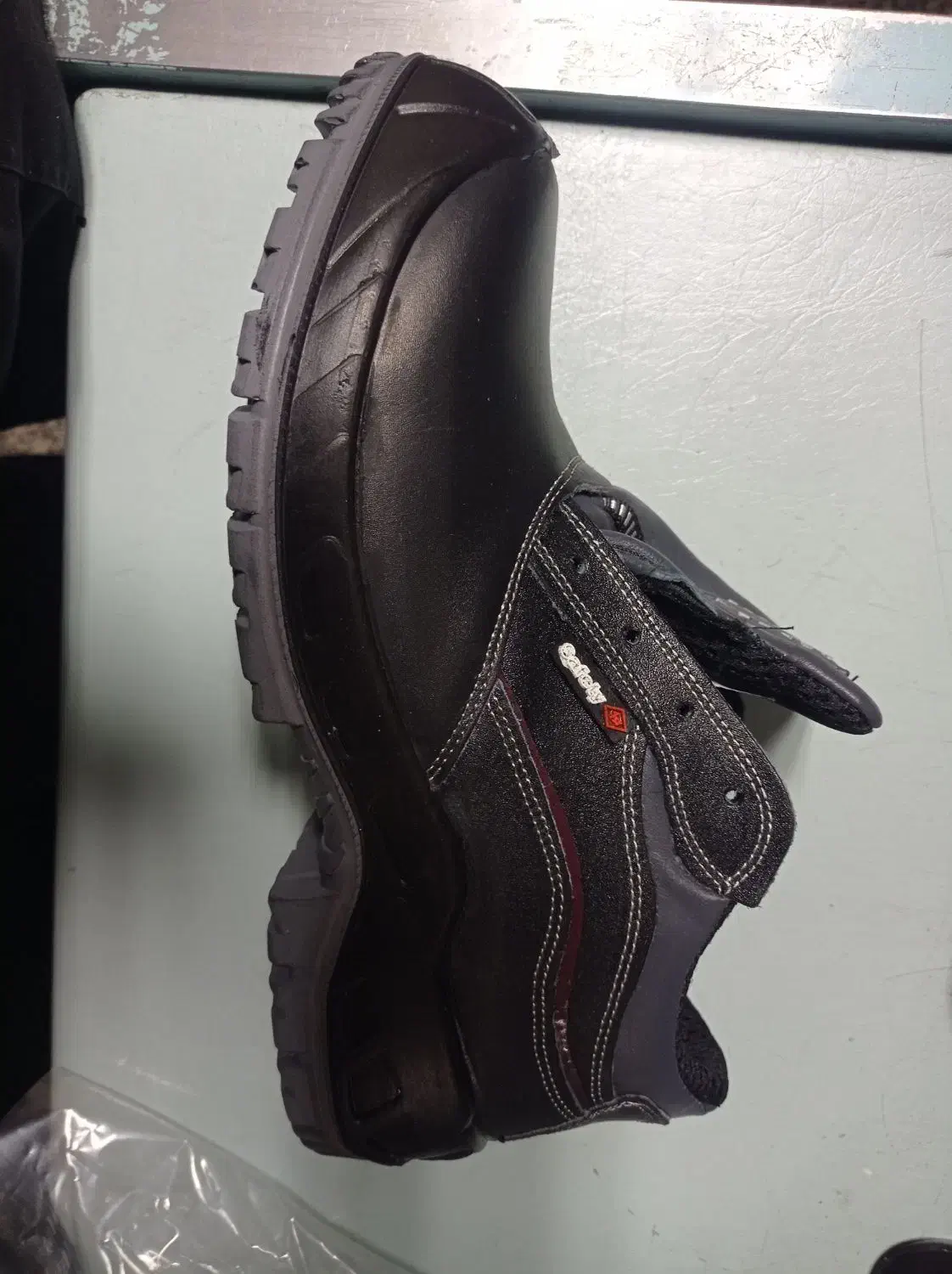 دوجفت کفش ایمنی وطبی|کیف، کفش، کمربند|دهگلان, |دیوار