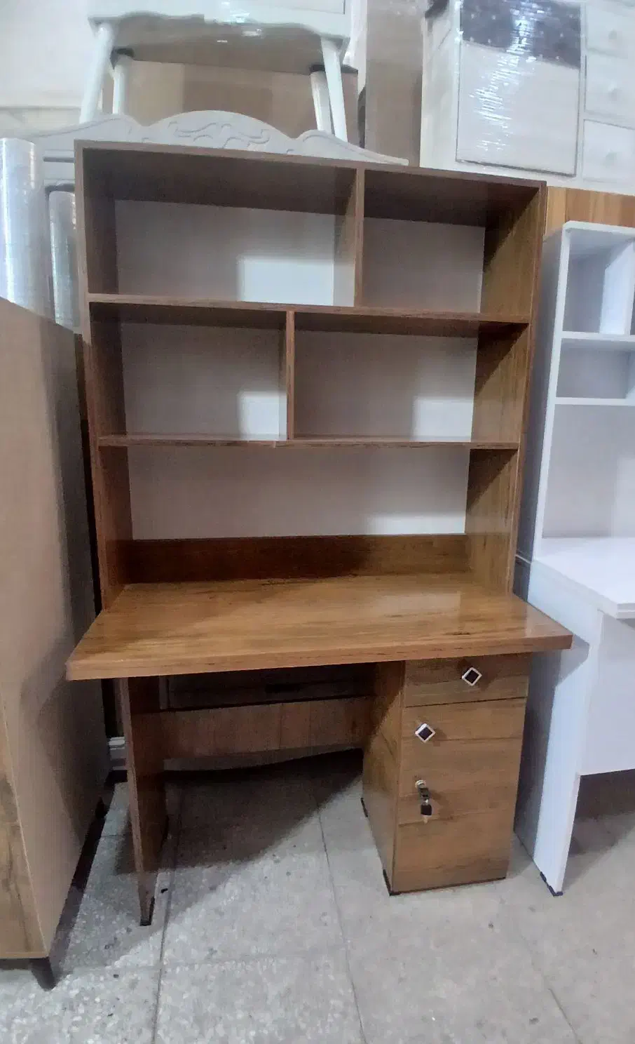 میز تحریر / میز تحریر دو تیکه / کتابخانه دار|میز تحریر و کامپیوتر|اصفهان, رهنان|دیوار