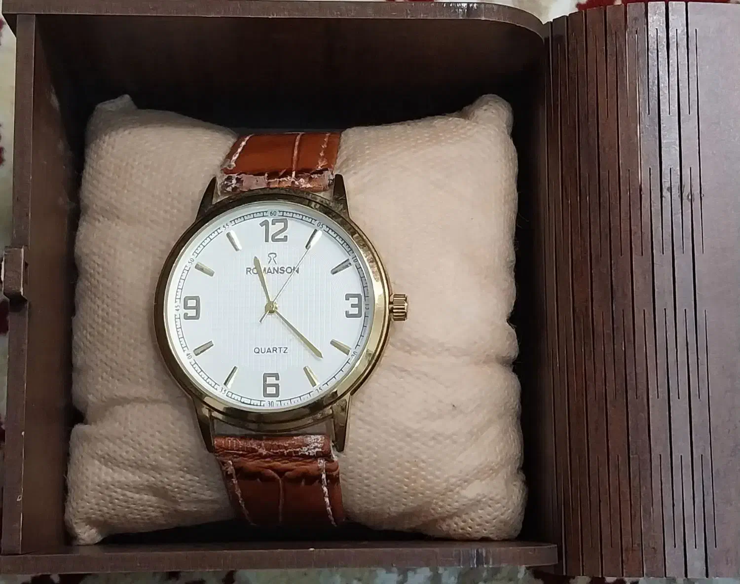 ساعت رومانسون|ساعت|سورک, |دیوار