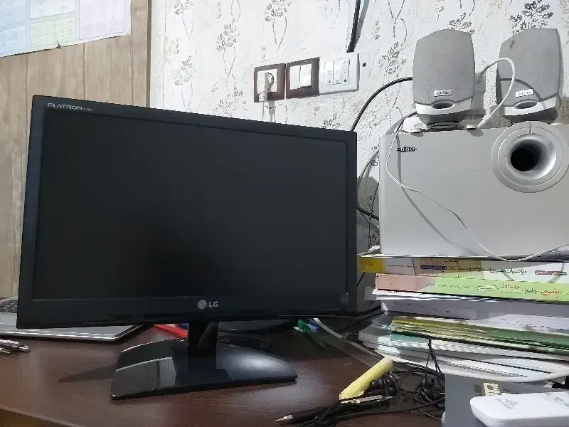 مانیتور LED ال جی ۲۰ اینچ|قطعات و لوازم جانبی رایانه|شیراز, کوشک میدان|دیوار