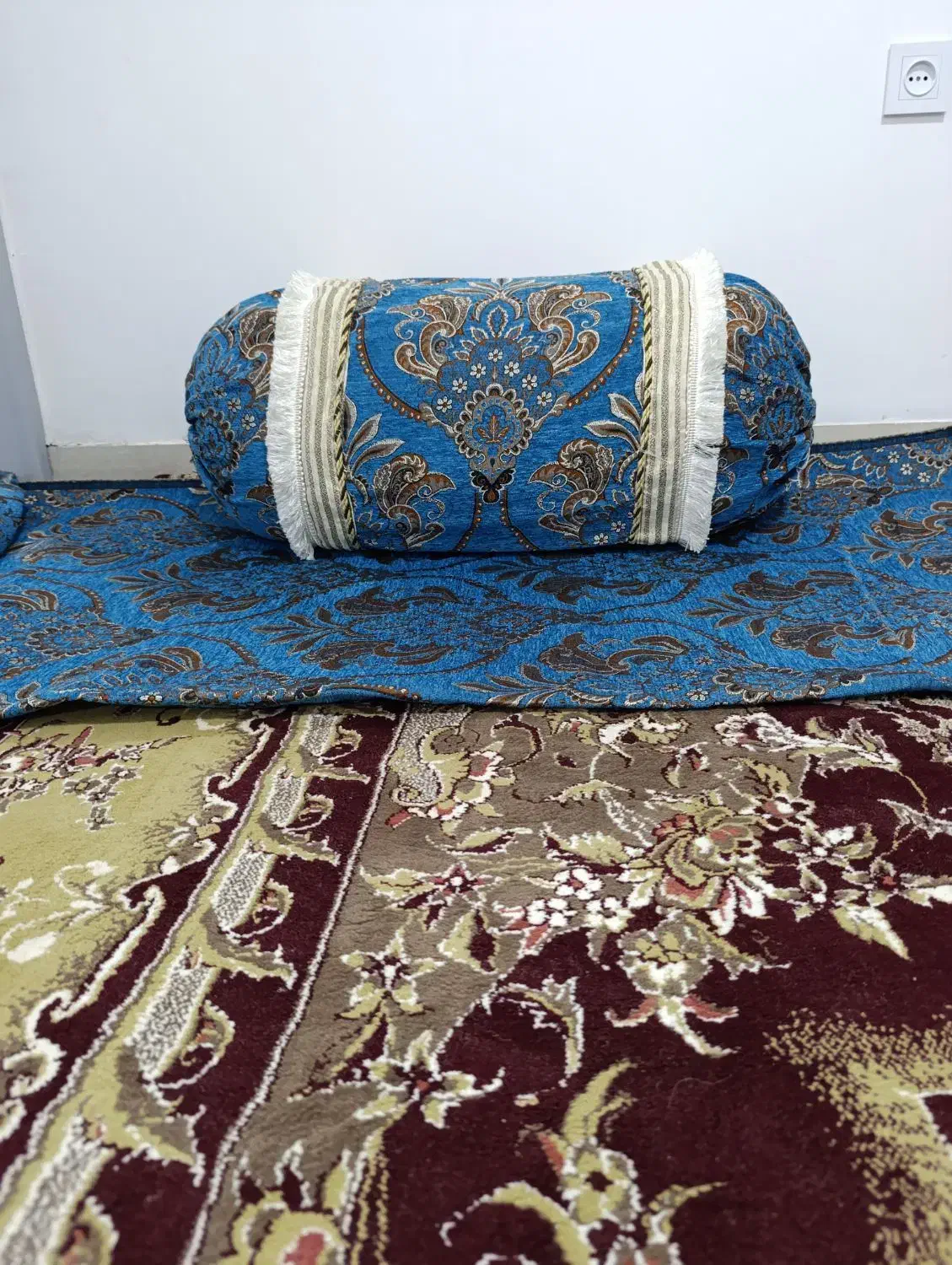 فروش روبالشی و روییه کناره|رختخواب، بالش، پتو|لردگان, |دیوار