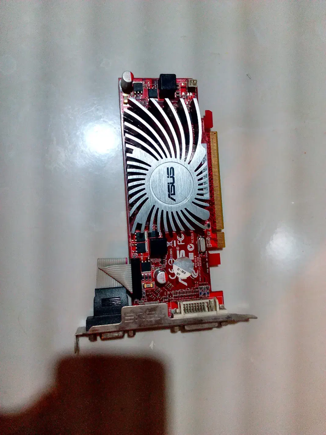 کارت گرافیک ASUS یک گیگ بسیار کم مصرف|قطعات و لوازم جانبی رایانه|بندرعباس, |دیوار