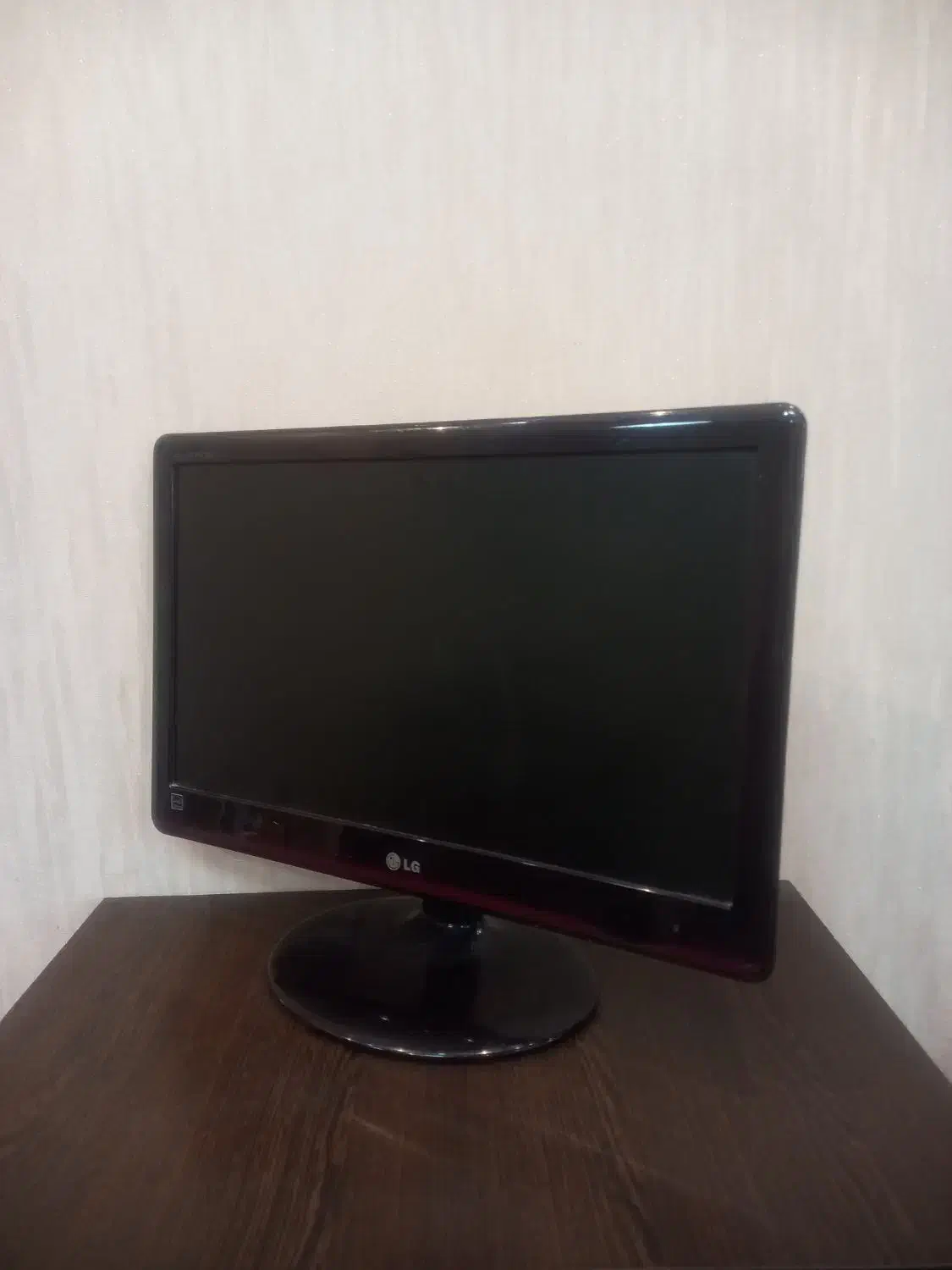 مانیتور ۲۰ اینچ ال جی|قطعات و لوازم جانبی رایانه|رشت, استادسرا|دیوار