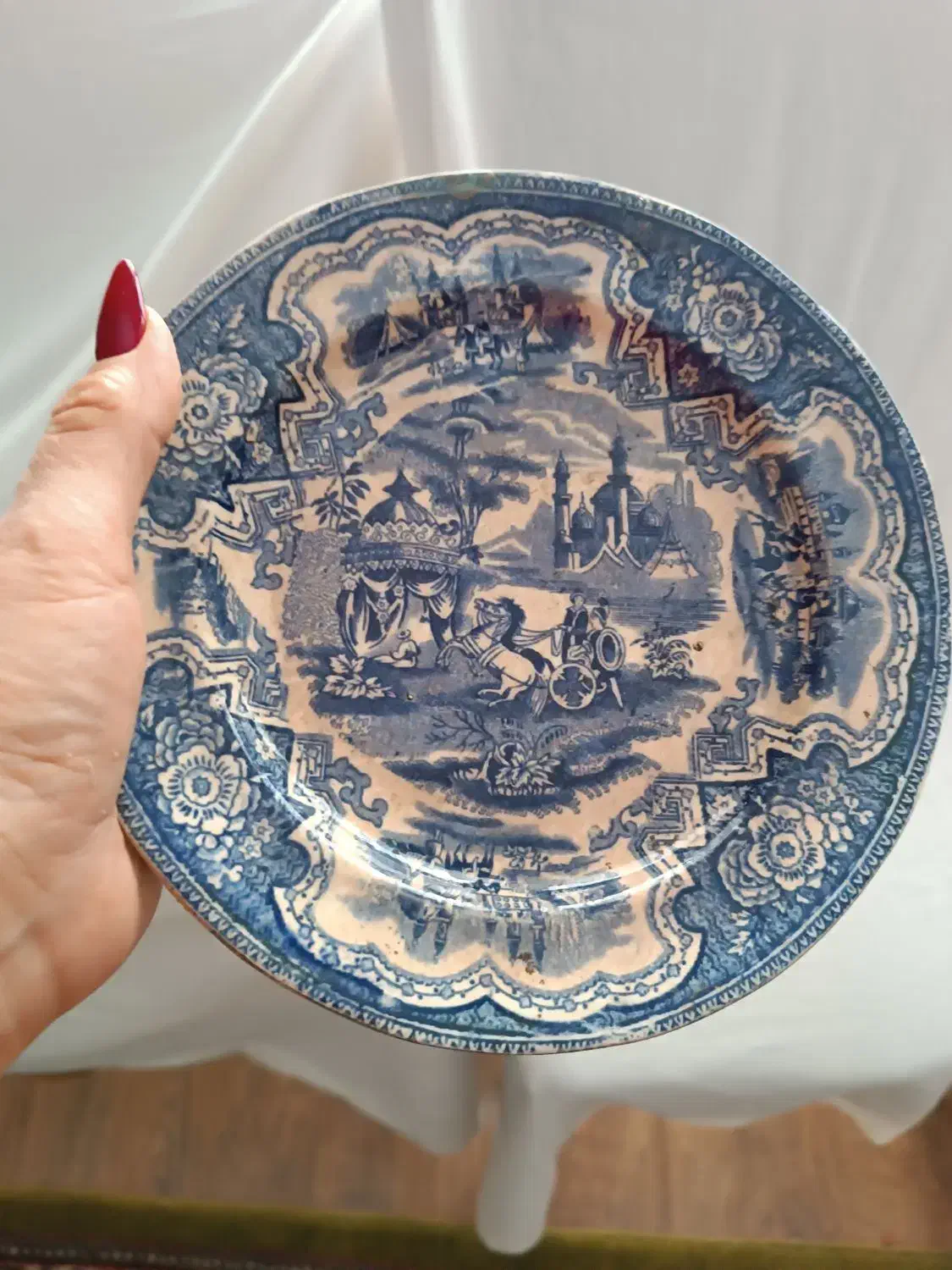 تعدادی بشقاب وکاسه قدیمی  آنتیک زیبا|کلکسیون اشیاء عتیقه|همدان, |دیوار