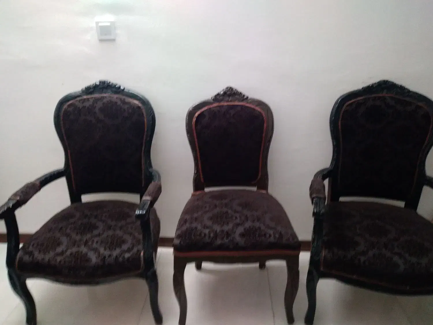 صندلی رنگ قهوه اس سوخته|صندلی و نیمکت|پرند, فاز ۶|دیوار