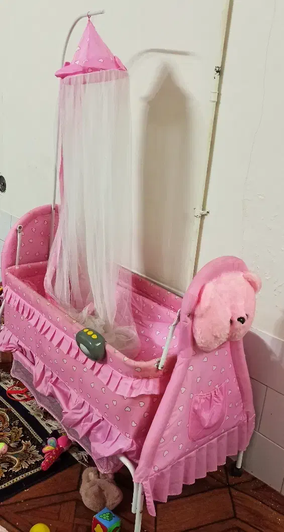 گهواره عروسکی|تخت و صندلی بچه|کازرون, |دیوار