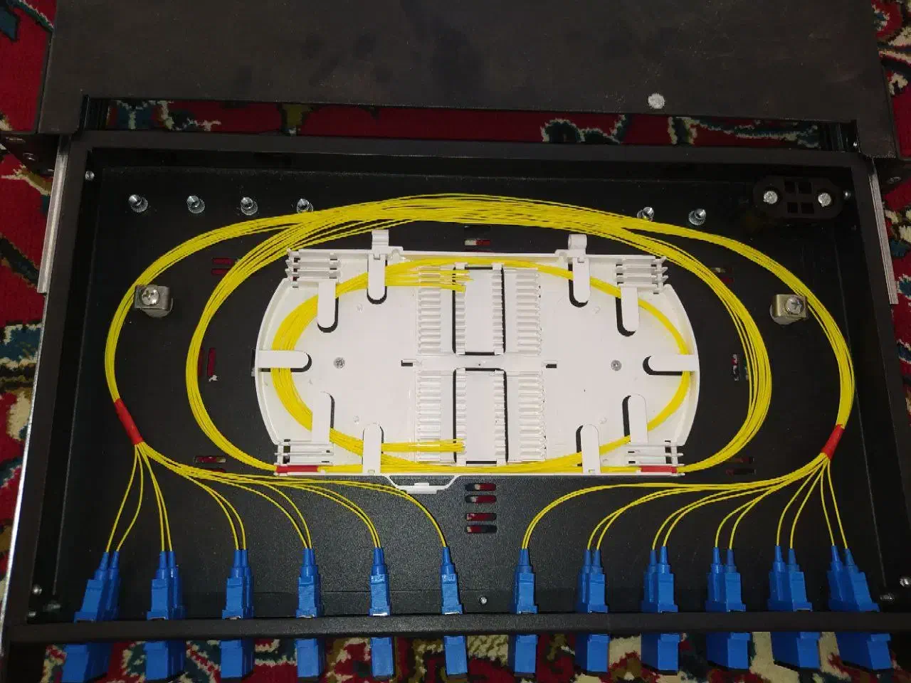 جوش فیوژن فیبرنوری و تست فلوک 8000 خانم آقایی|مودم و تجهیزات شبکه|تهران, بلوار کشاورز|دیوار