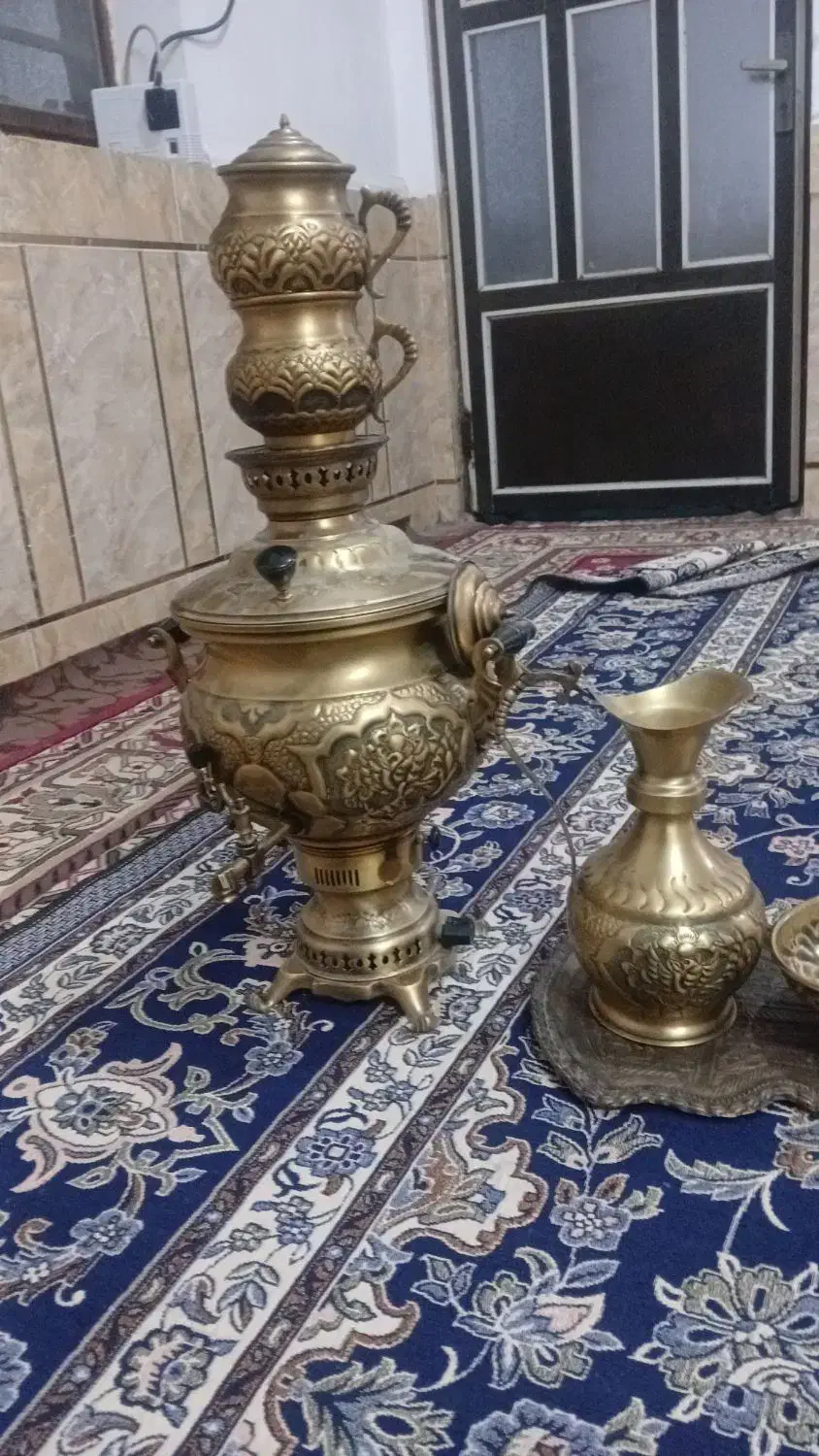 منقل و سماور برنجی|کلکسیون اشیاء عتیقه|شوشتر, |دیوار