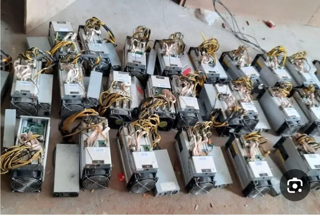 خریدوفروش ماینر فرسوده هشت برد وغیره|قطعات و لوازم جانبی رایانه|مشهد, خین عرب|دیوار