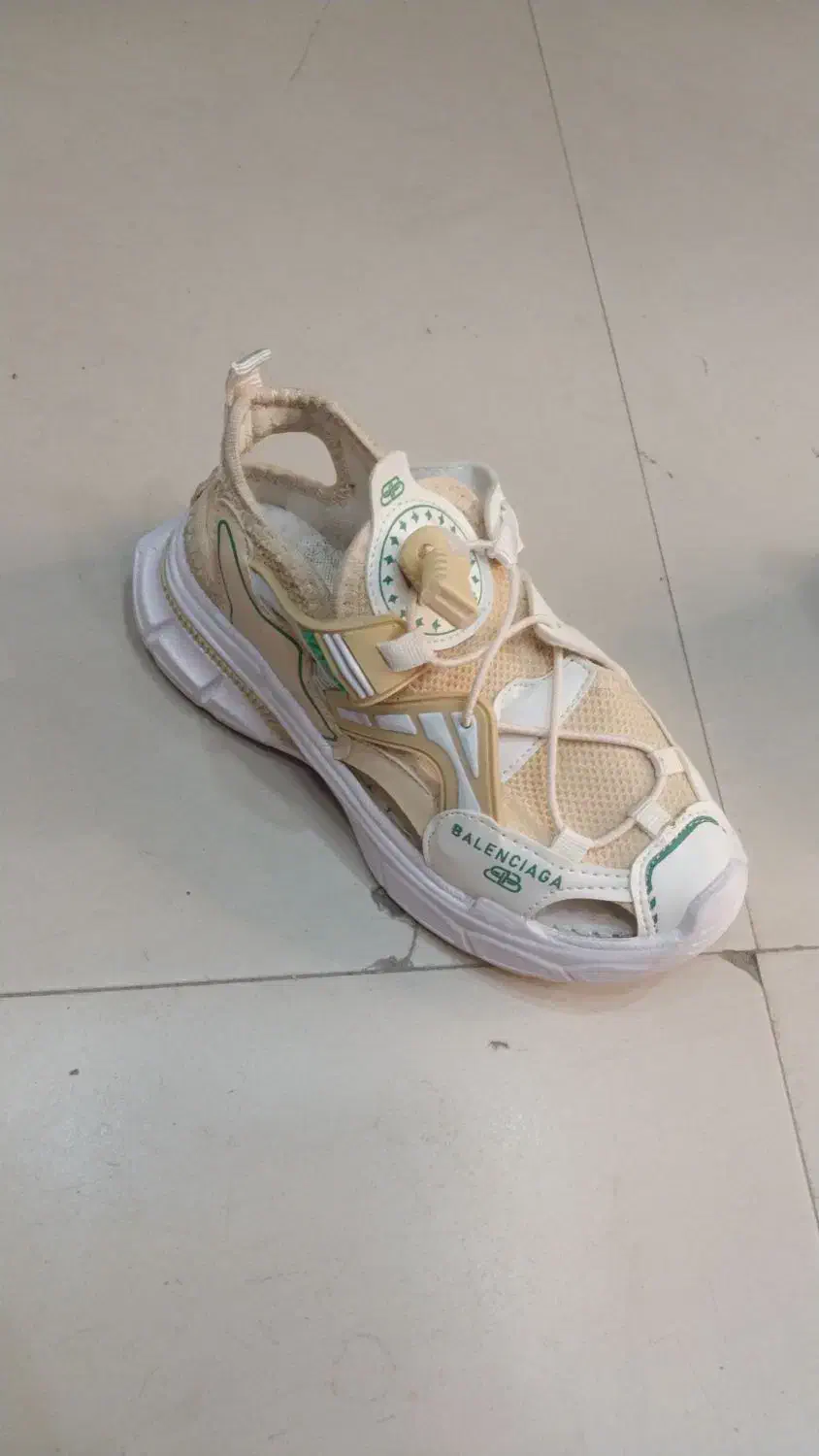 ۳۵۰جفت کفش به صورت یکجا|کیف، کفش، کمربند|فسا, |دیوار