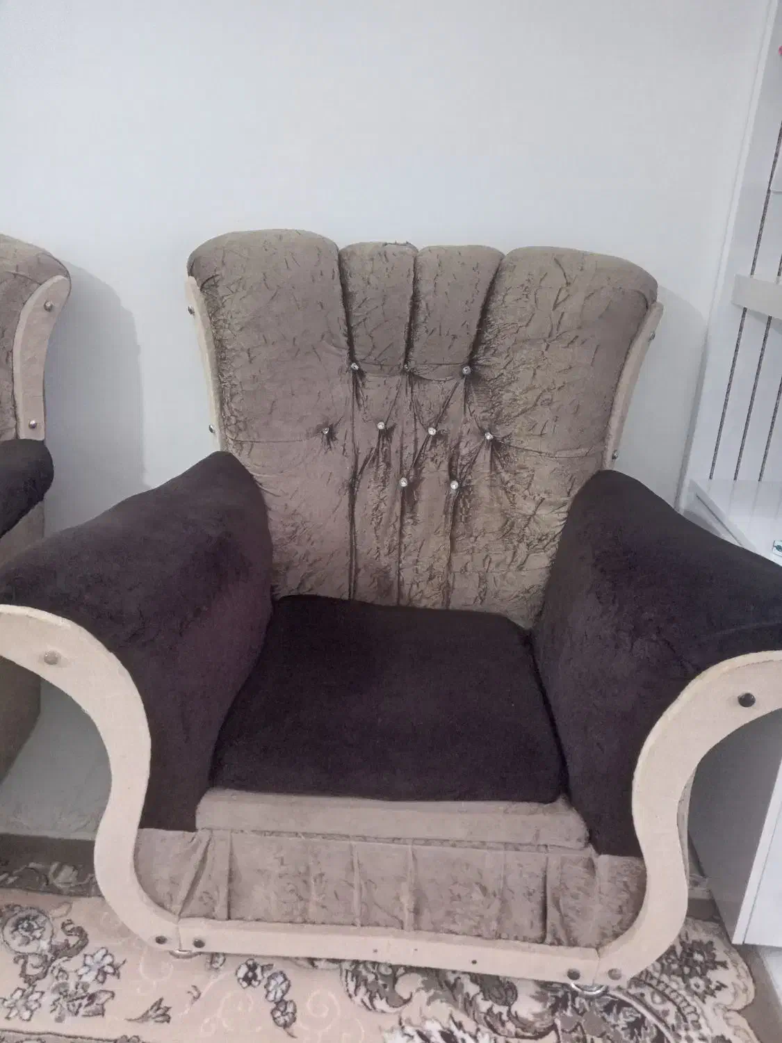 مبل هفت نفره|مبلمان خانگی و میز عسلی|تربت‌حیدریه, آغوی|دیوار