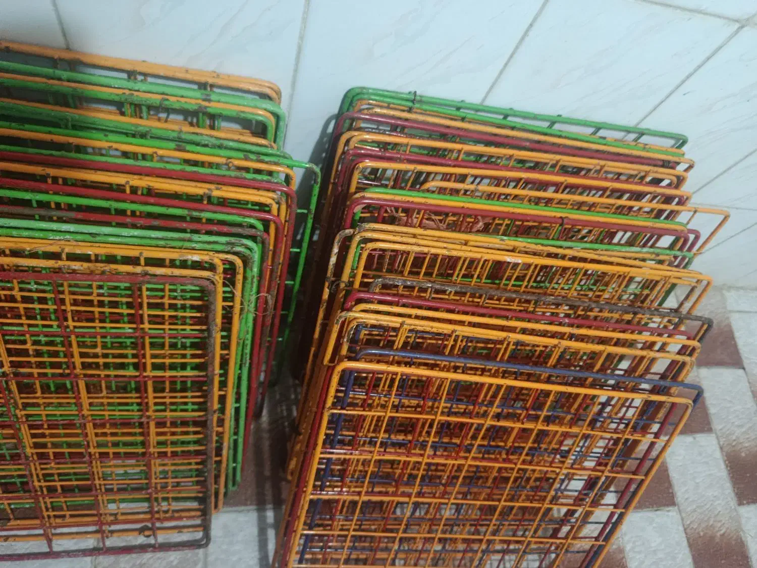 قفسه کتاب مشبک|کتابخانه، شلف، قفسه‌های دیواری|قم, وادی السلام|دیوار