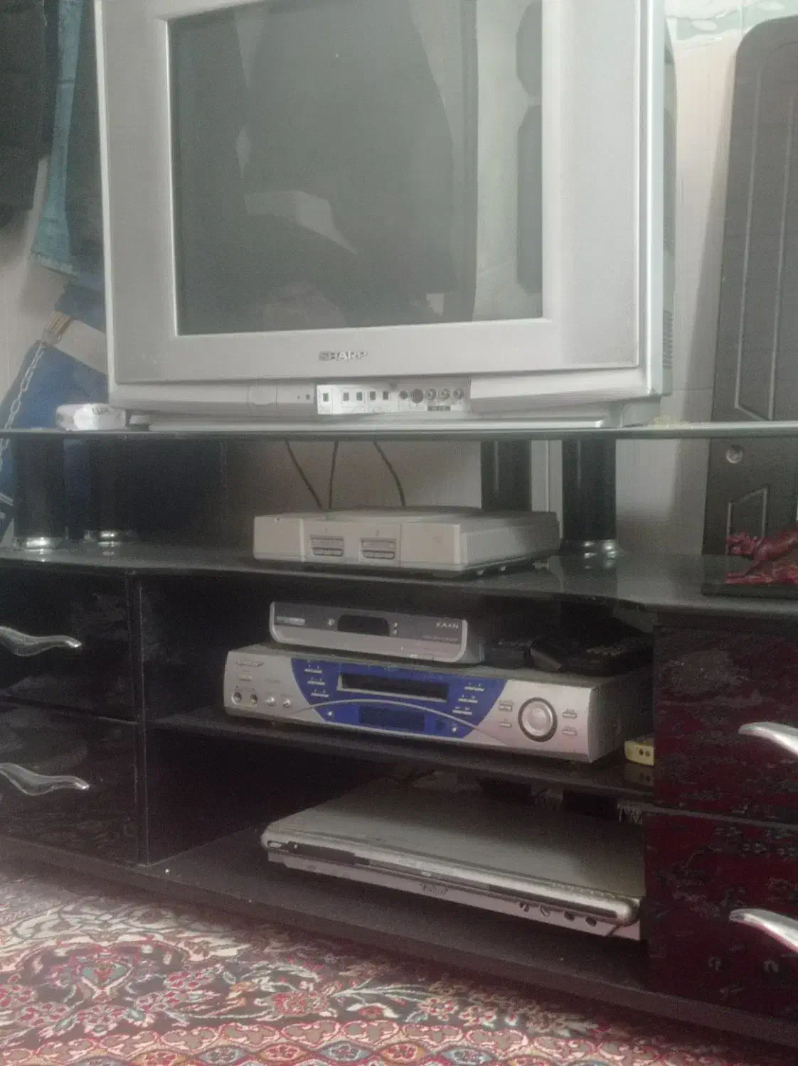 تلویزیون|صوتی و تصویری|میانه, |دیوار