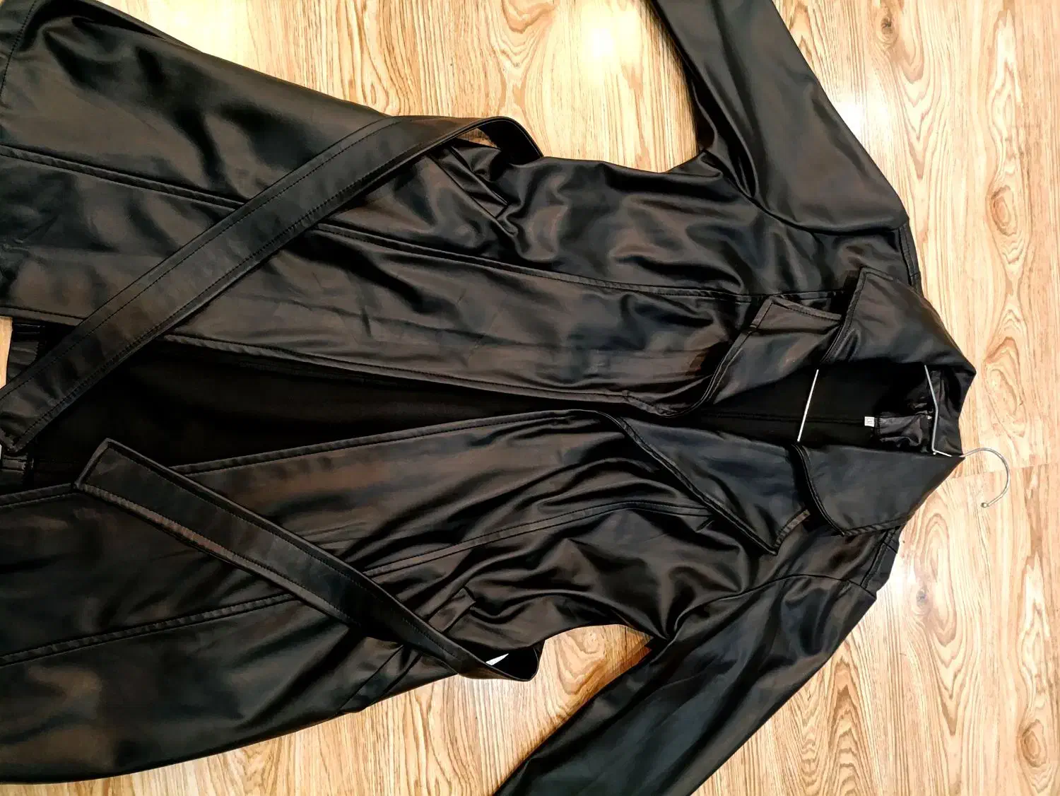 پالتو|لباس|گلپایگان, |دیوار