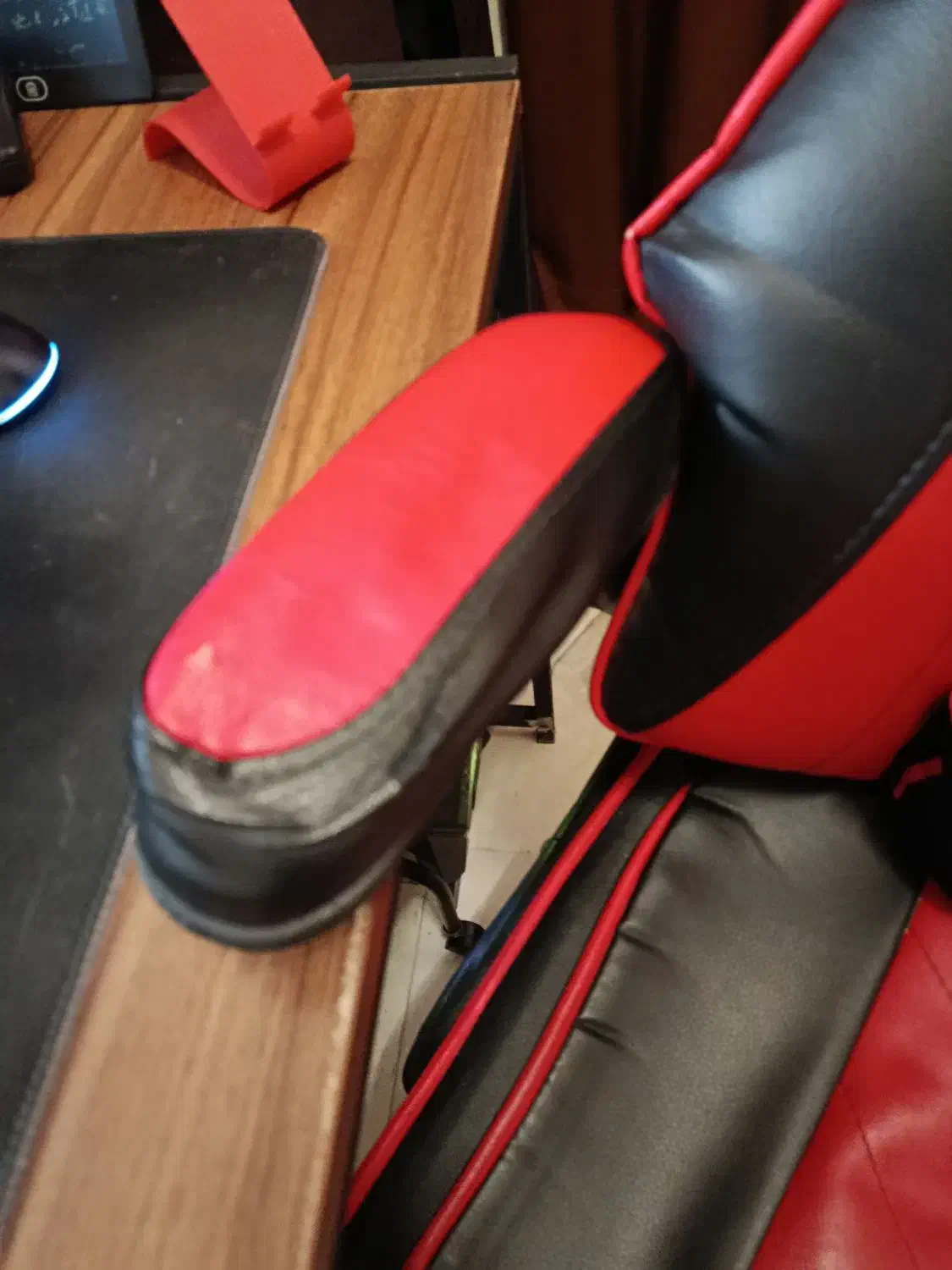 صندلی گیمینگ رنگ قرمز و مشکی|صندلی و نیمکت|اندیشه, شهرک المهدی|دیوار