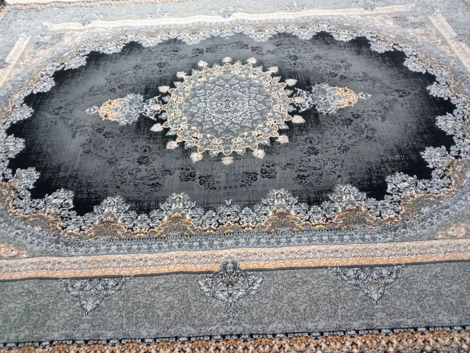 فرش رنگ مشکی فیلی شیک جدید|فرش|مشهد, مصلی (کارمندان اول)|دیوار