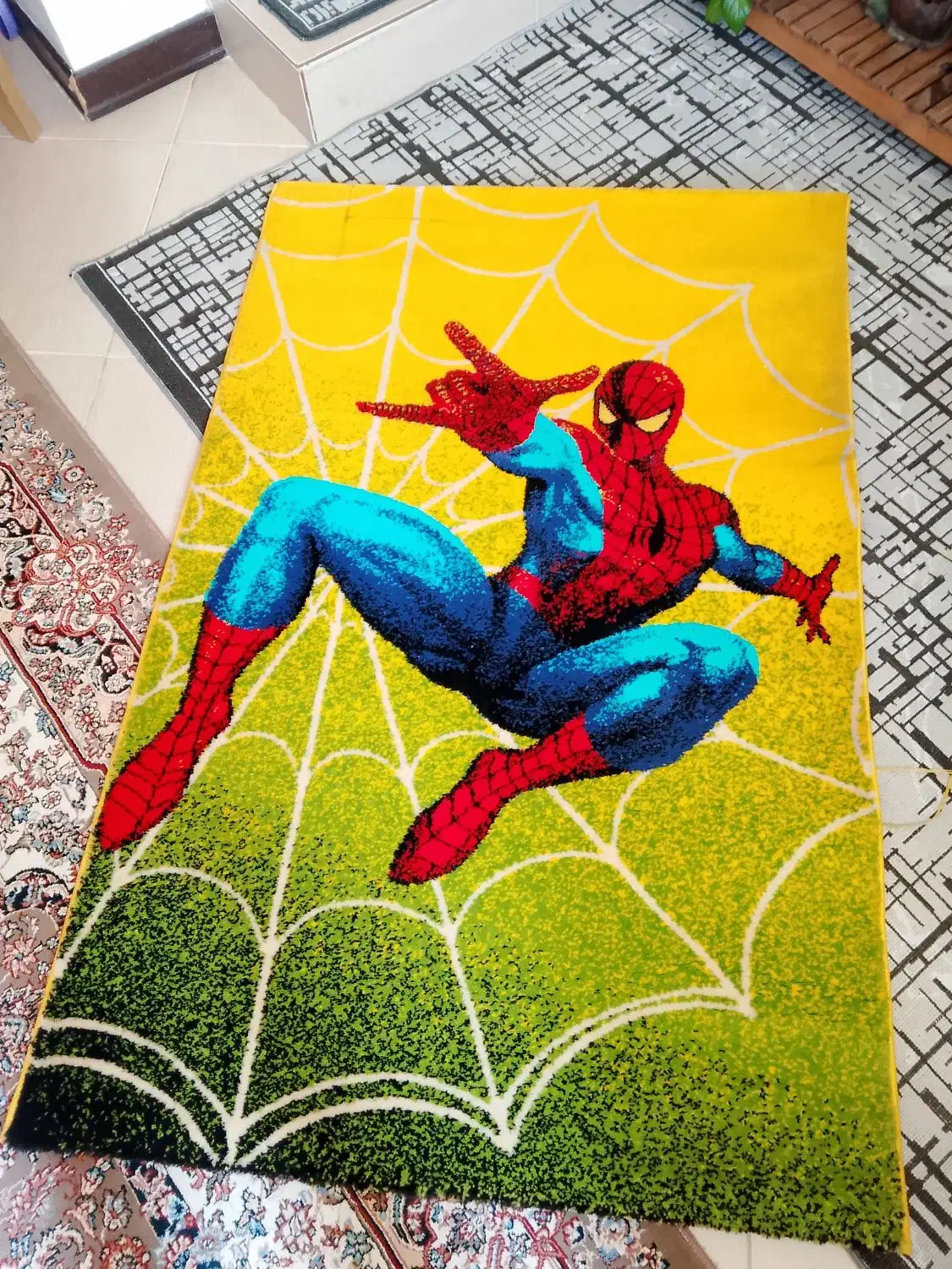 یک فرش مرد عنکبوتی|فرش|بومهن, |دیوار