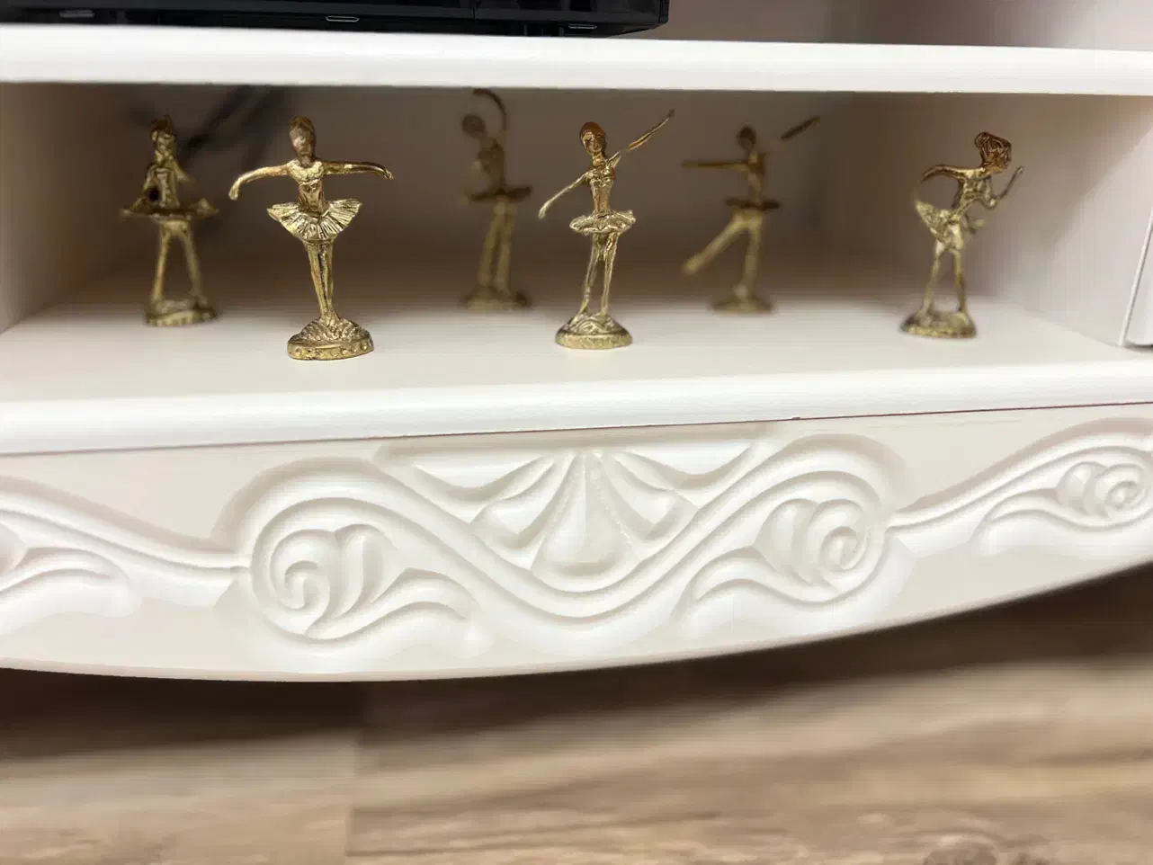 کاملا نو هستن تمیزو بدون ایراد|کلکسیون اشیاء عتیقه|عجب شیر, |دیوار