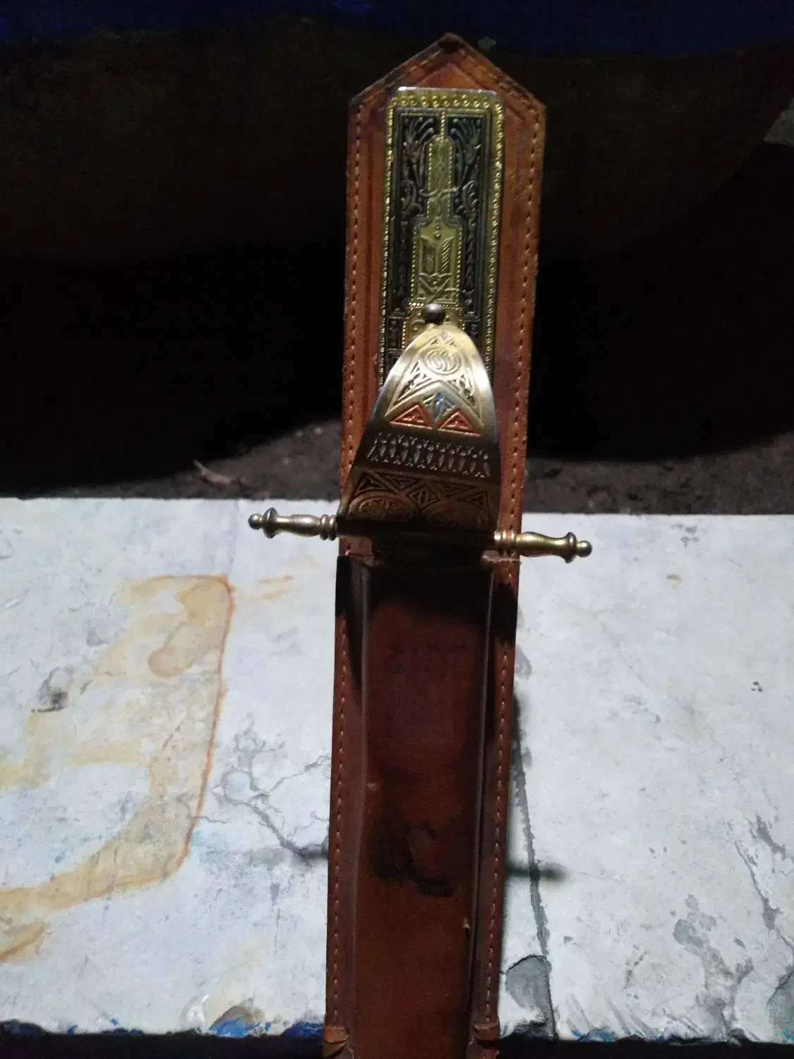 کارد وخنجر وقلاف چرم قلم کاری شوده در چند رنگ کول|کلکسیون و سرگرمی|تهران, شهرک آزادی|دیوار