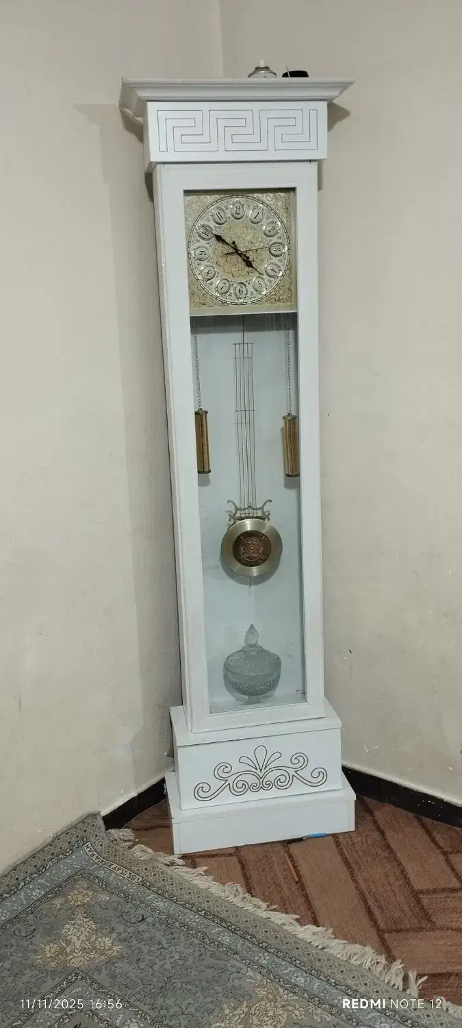 ساعت ایستاده|ساعت دیواری و تزئینی|قدس, شهر‌قدس|دیوار