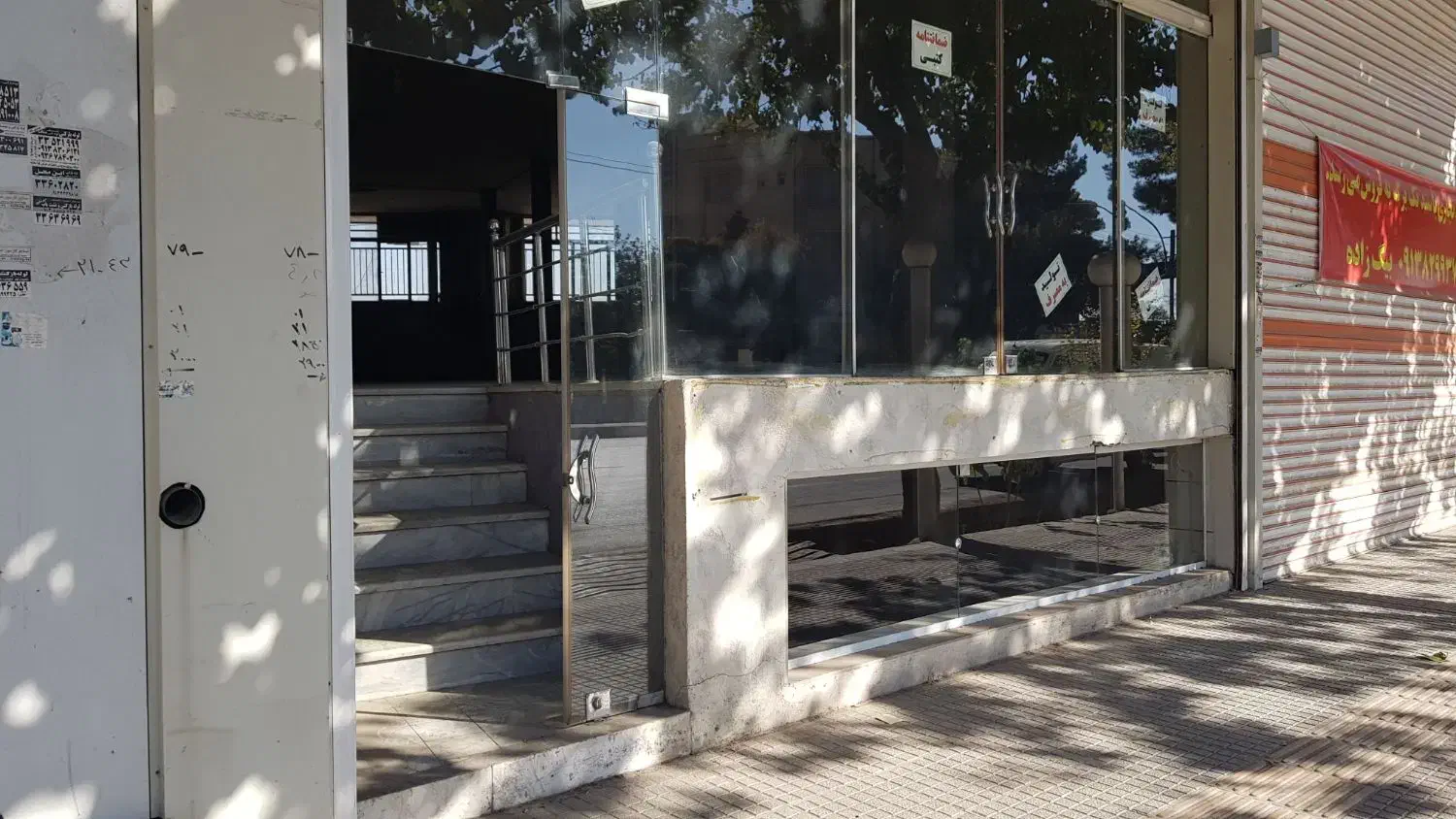 تجاری بر خیابان امیر کبیر|فروش مغازه و غرفه|خمینیشهر, |دیوار