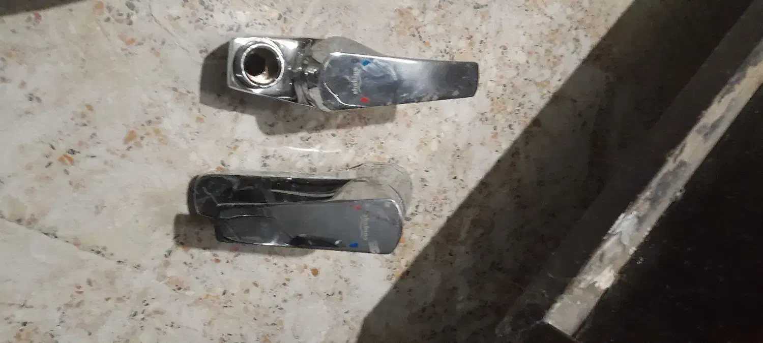 شیر اهرمی  روشویی تک پایه|لوازم سرویس بهداشتی|تویسرکان, |دیوار