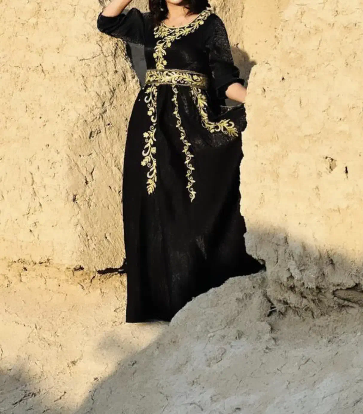 لباس مجلسی|لباس|لامرد, |دیوار