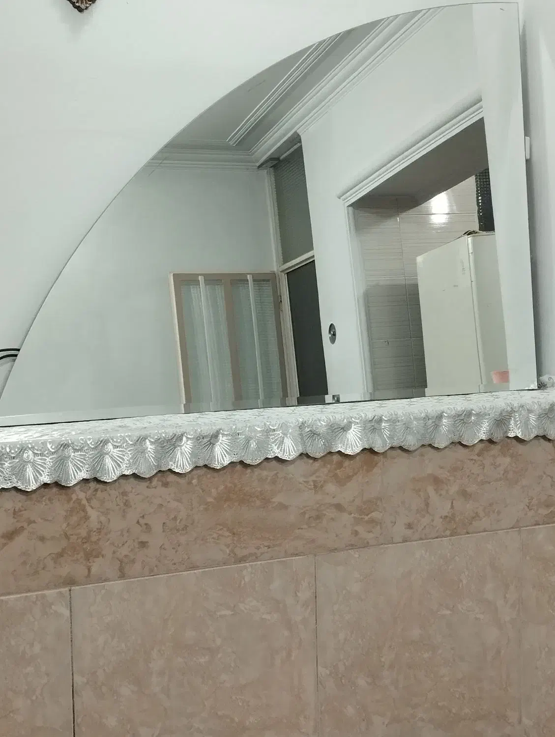 اینه|آینه|قم, قلعه کامکار|دیوار
