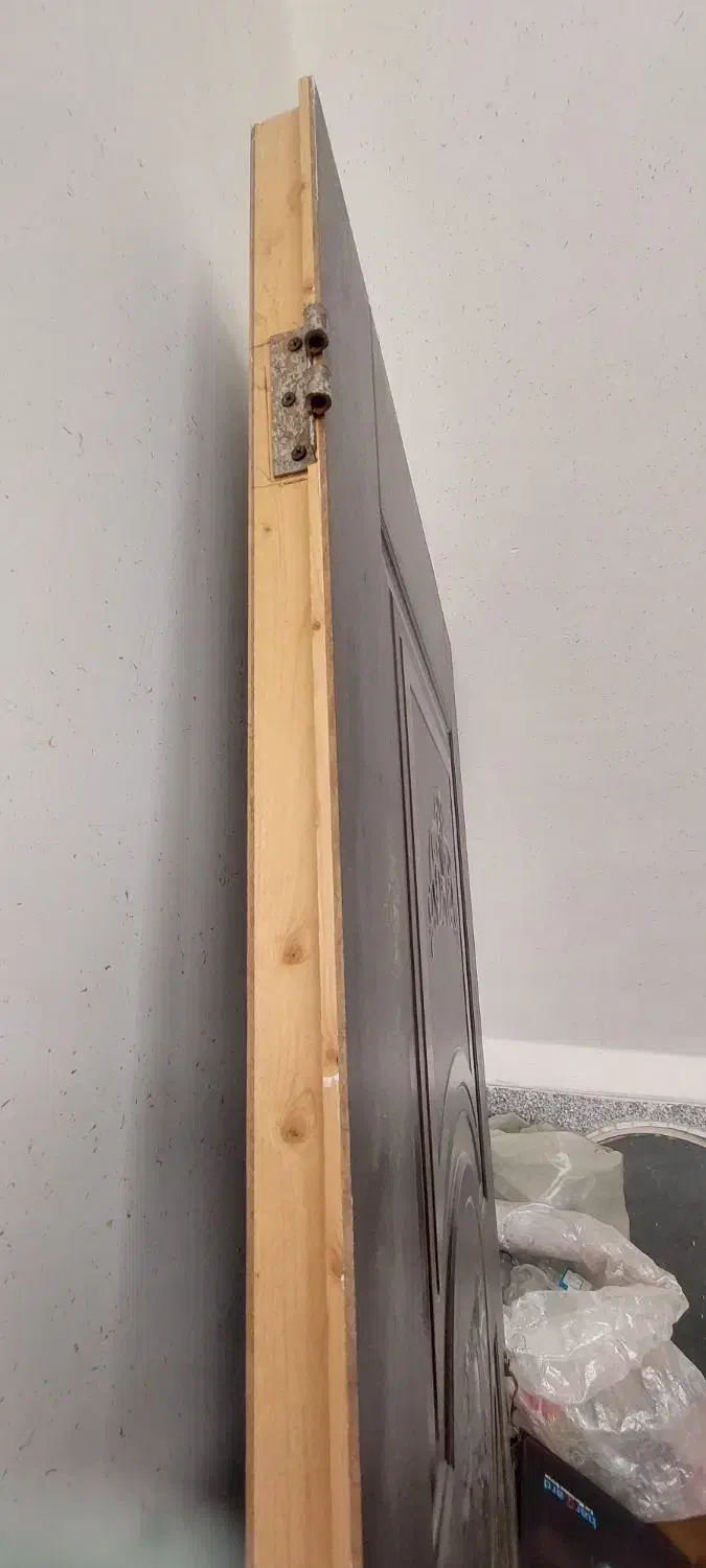 درب چوبی|مصالح و تجهیزات ساختمان|قم, شاه احمد قاسم|دیوار