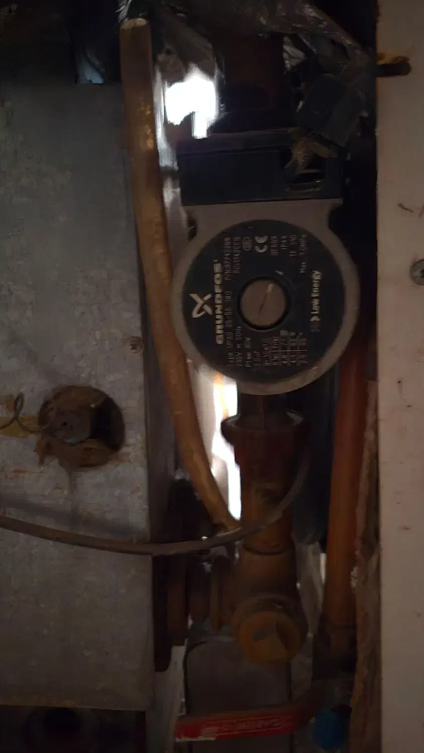 پکیج زمینی قدیمی|آبگرمکن، پکیج، شوفاژ|هشتگرد, فاز ۱ مهستان|دیوار