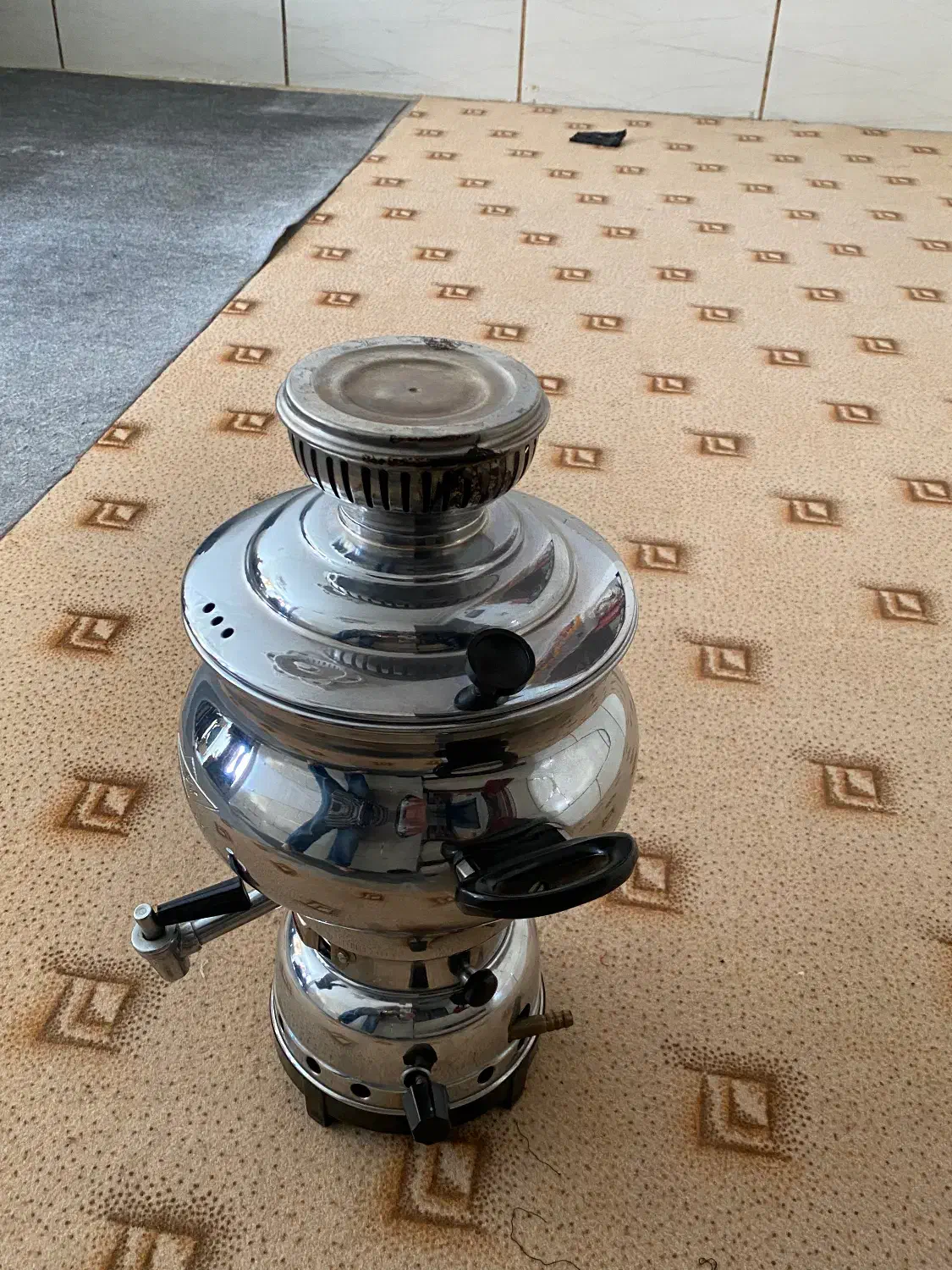 سماور گازی|سماور، چای‌ساز، قهوه‌ساز|شیراز, کوشک میدان|دیوار