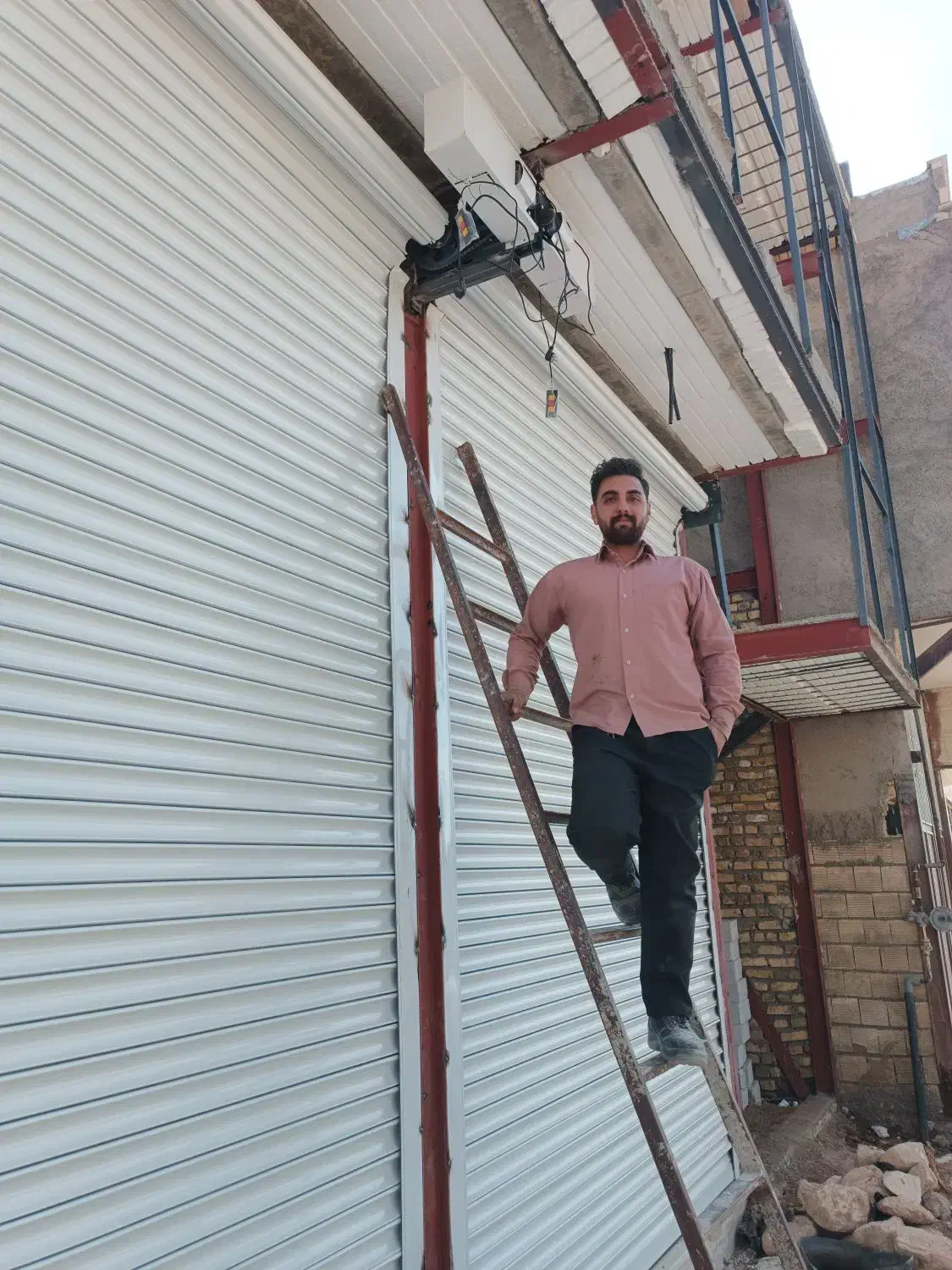 کرکره برقی|خدمات پیشه و مهارت|شاهنجرین, |دیوار