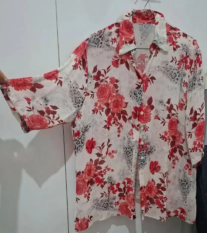 شومیز تابستانی|لباس|رشت, سعدی (تختی)|دیوار