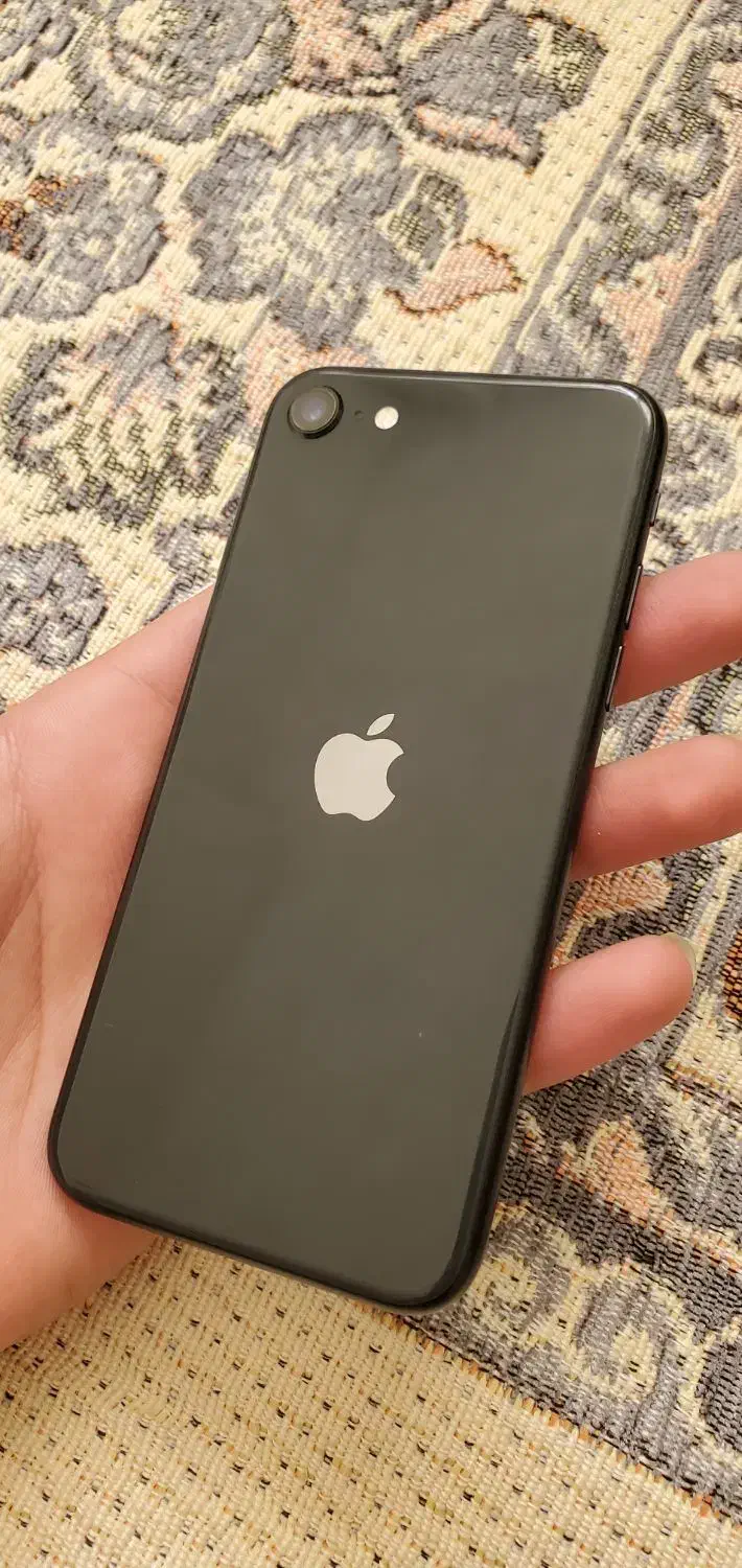آیفون SE سری 2020 درجه ۱|موبایل|آباده, |دیوار