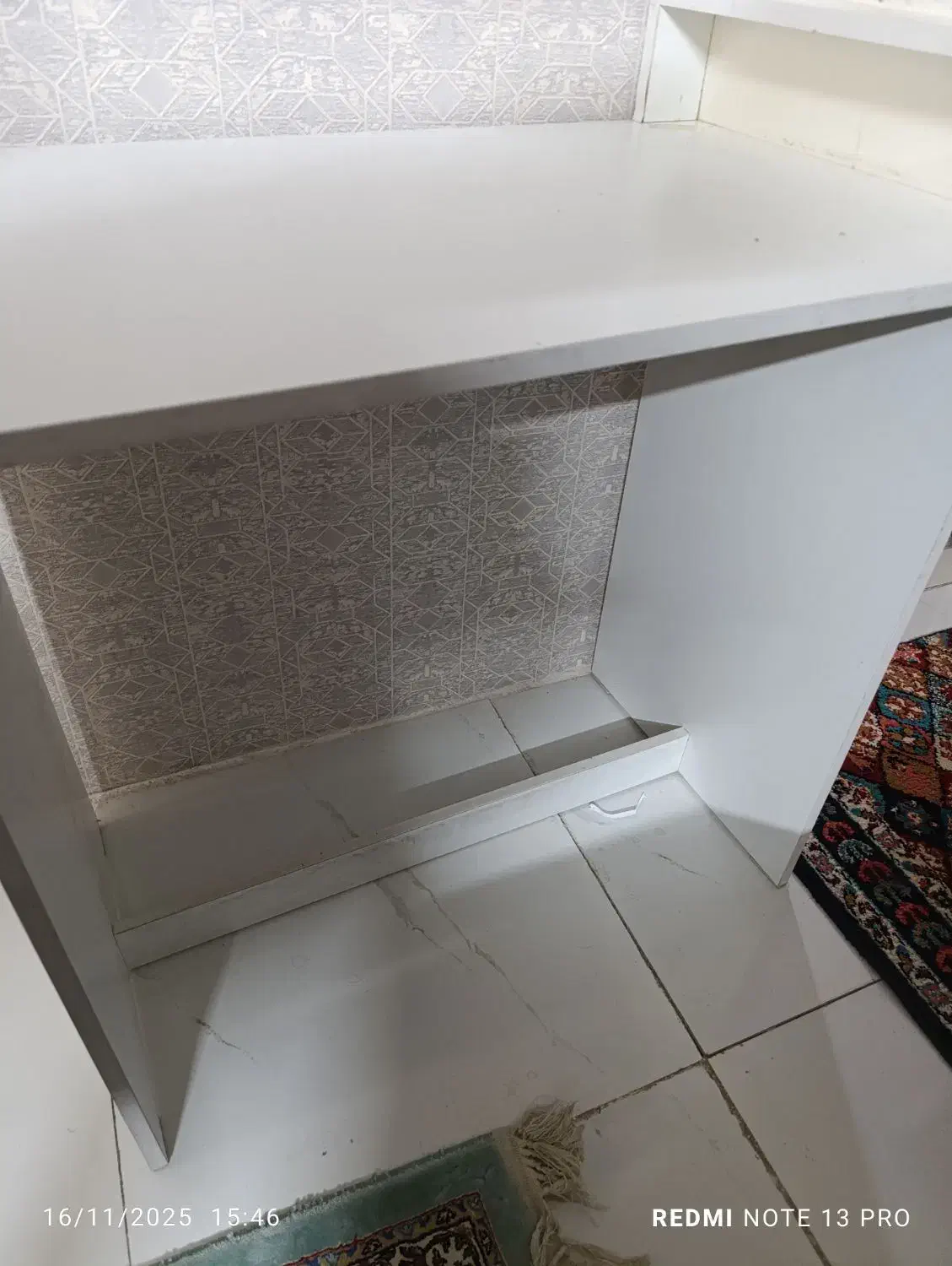 میزناخن|آرایشگاه و سالن‌های زیبایی|مشهد, زمرد|دیوار