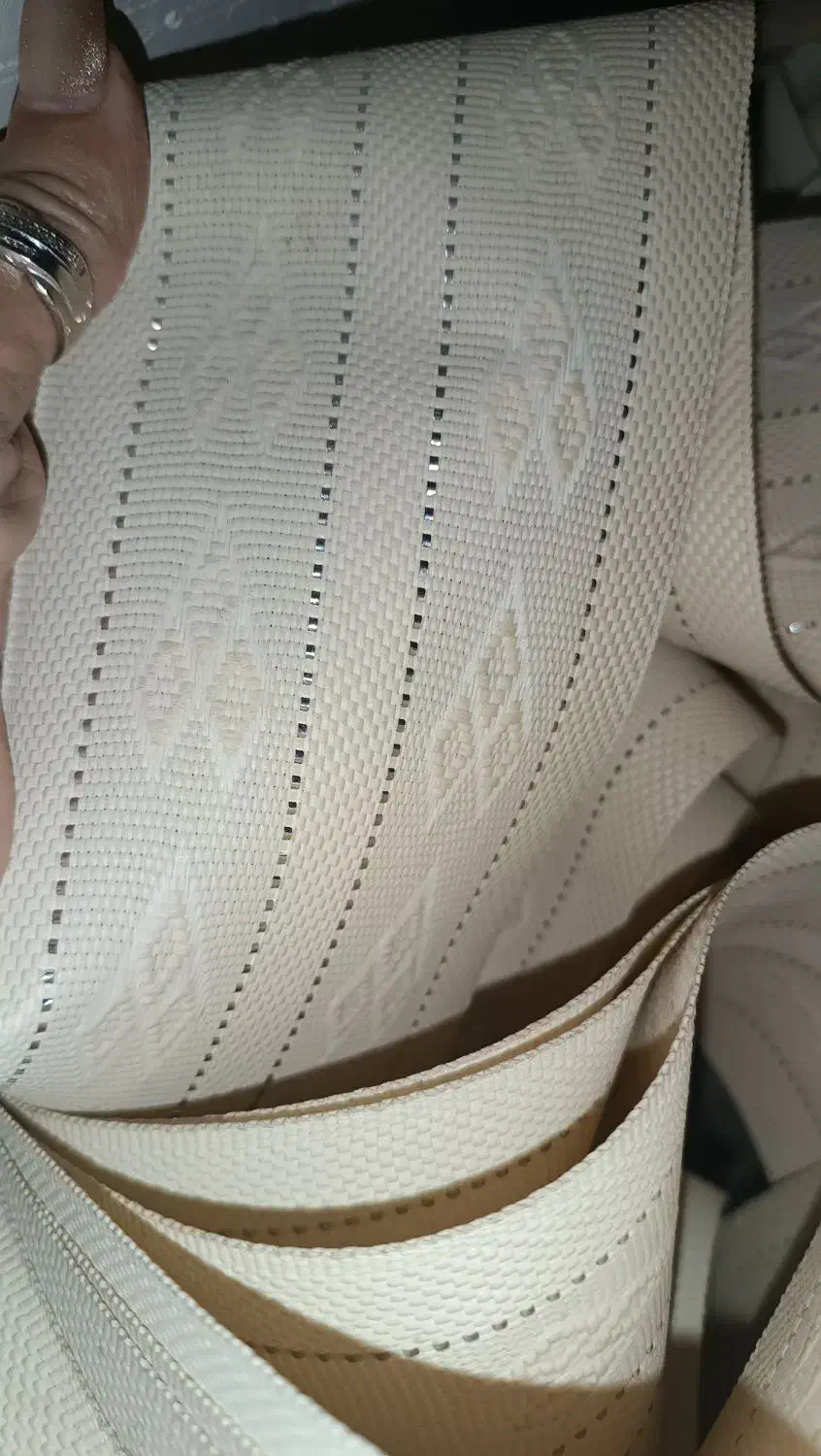 پرده عمودی کرم روشن با چوب پرده|پرده، رانر، رومیزی|شیراز, شهرک فرزانگان|دیوار