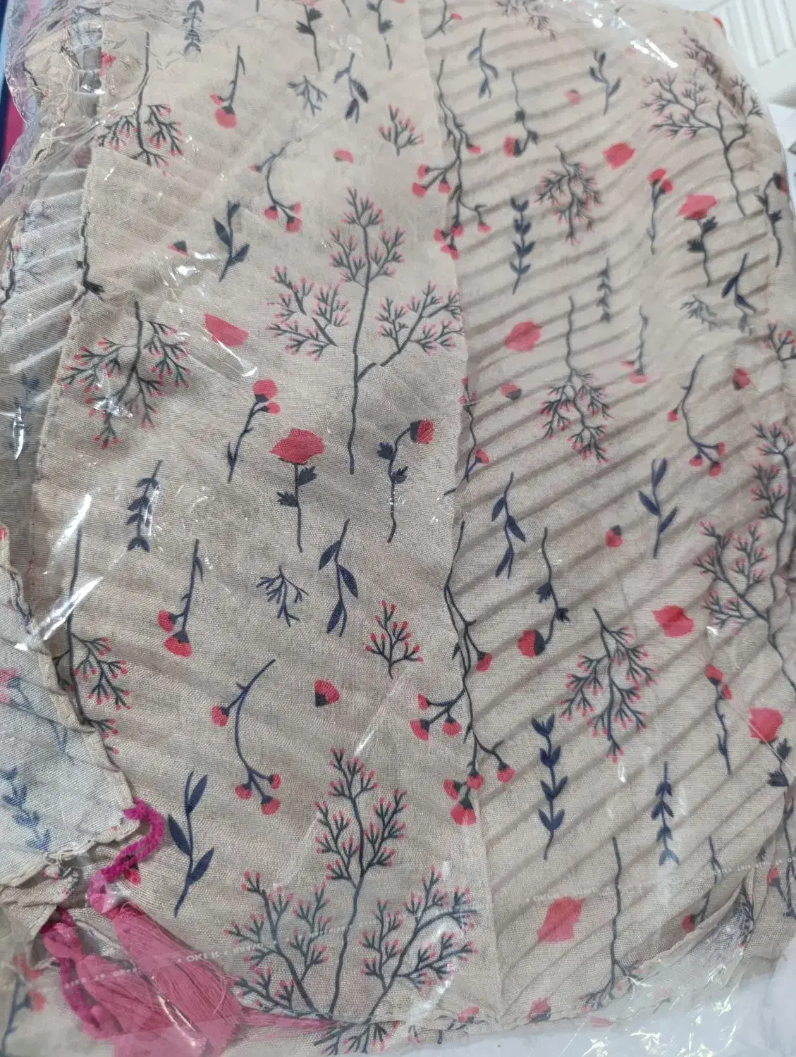 شال مشکی وکرمی|لباس|نهاوند, |دیوار