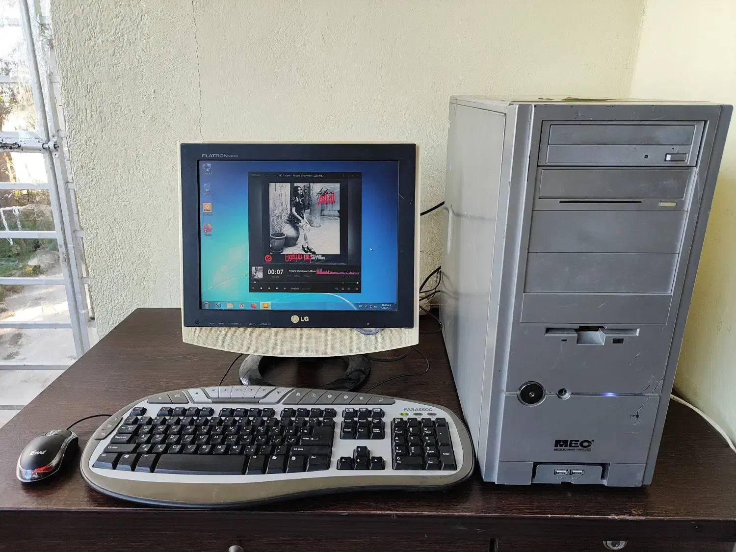 کامپیوتر ۲هسته رم ۳ ddr2 هارد ۱۶۰ گرافیک ۵۱۲|رایانه رومیزی|چالوس, |دیوار