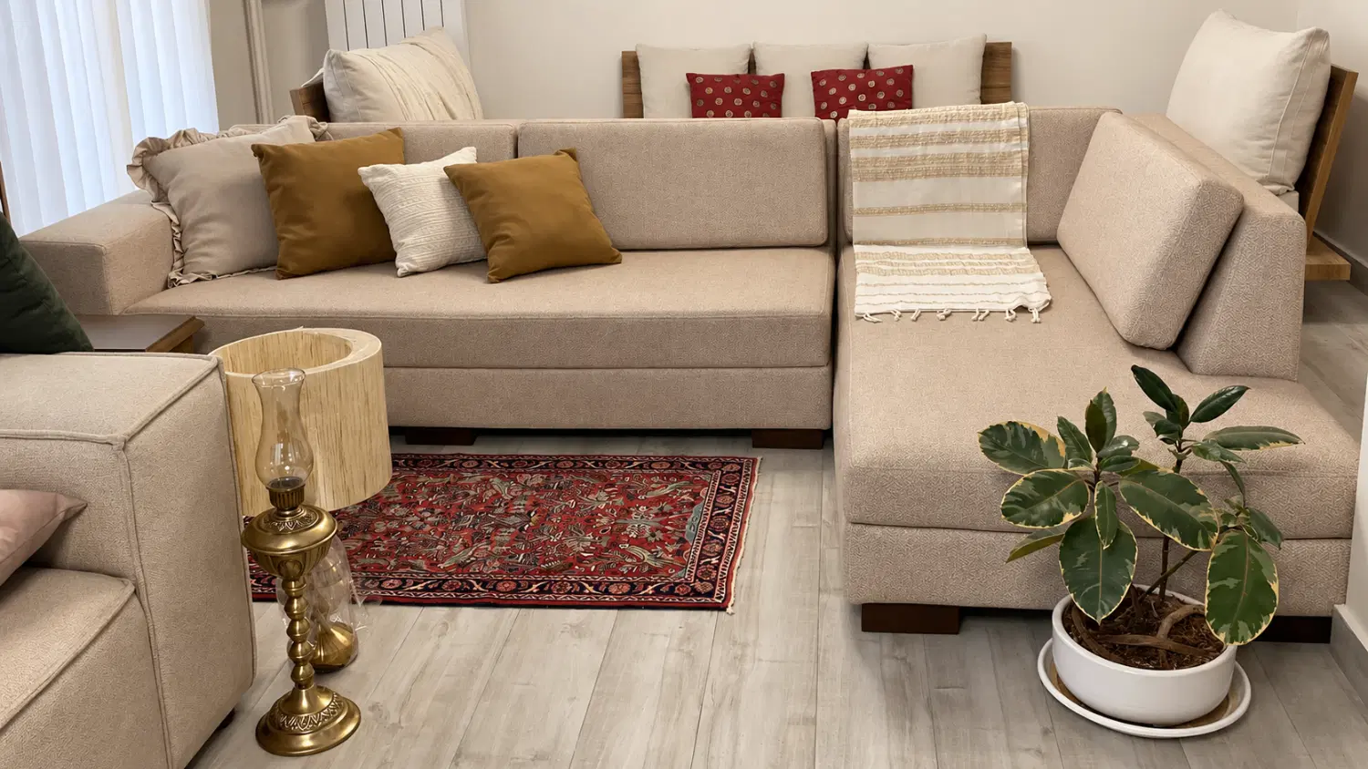 مدل کلاسیک مبل ال رنگ روشن زیرقیمت فوری|مبلمان خانگی و میز عسلی|تهران, مرزداران|دیوار